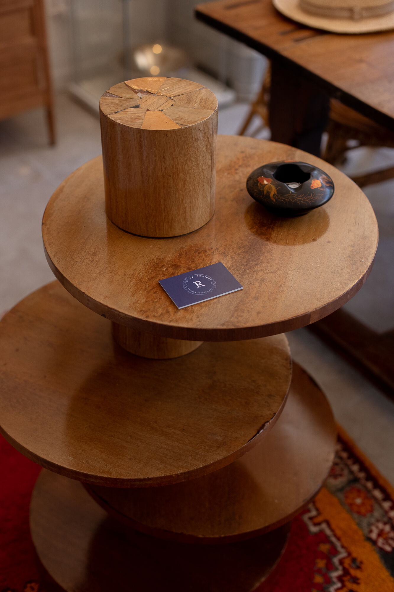 Modernist pedestal table year 30