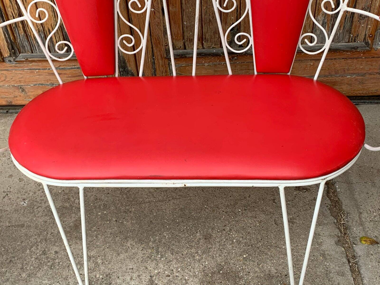 Vintage garden set 1968 white metal and red faux leather, set of 4 (2 chairs, bench, table)