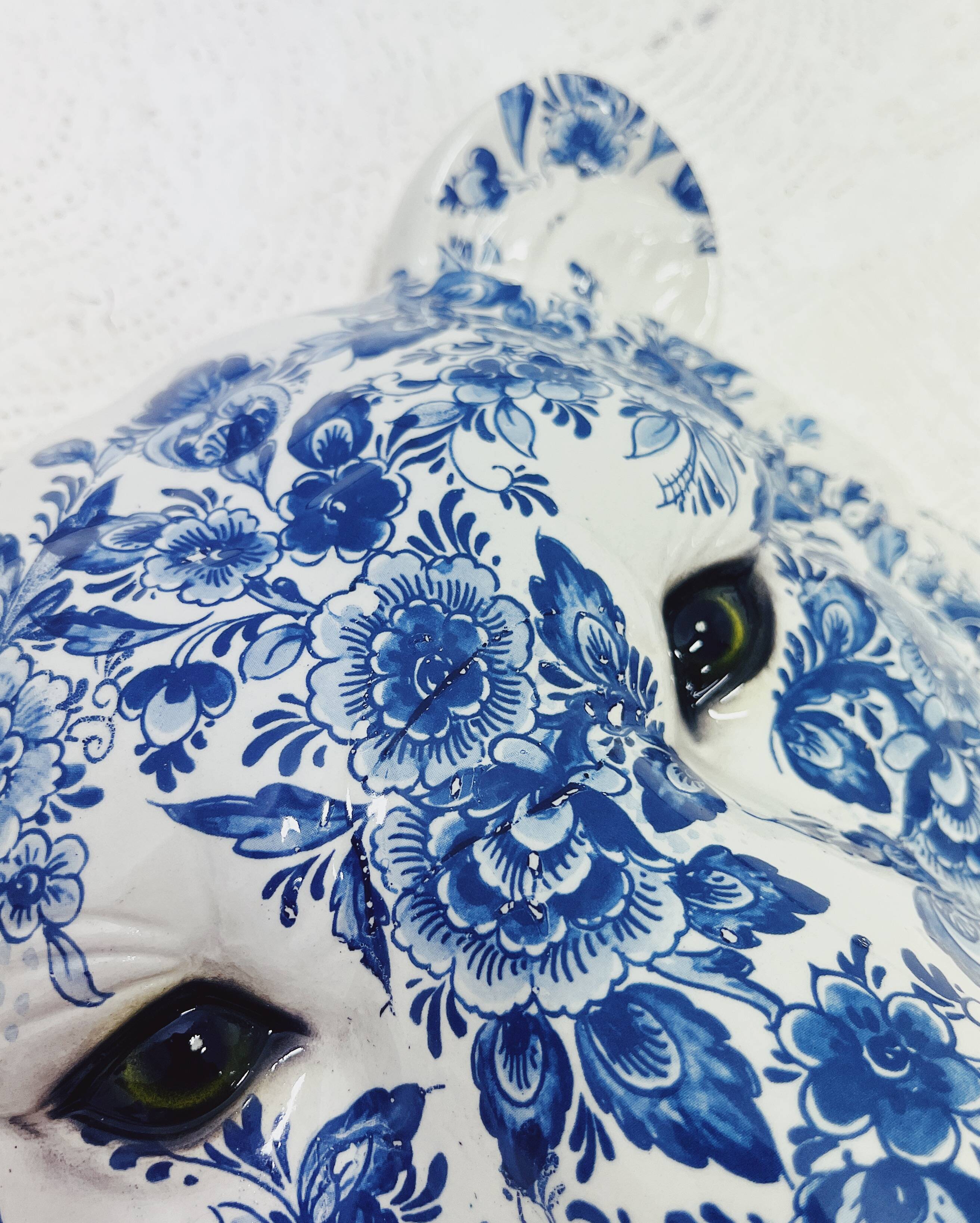 Masque de tigre en céramique bleu de Delft