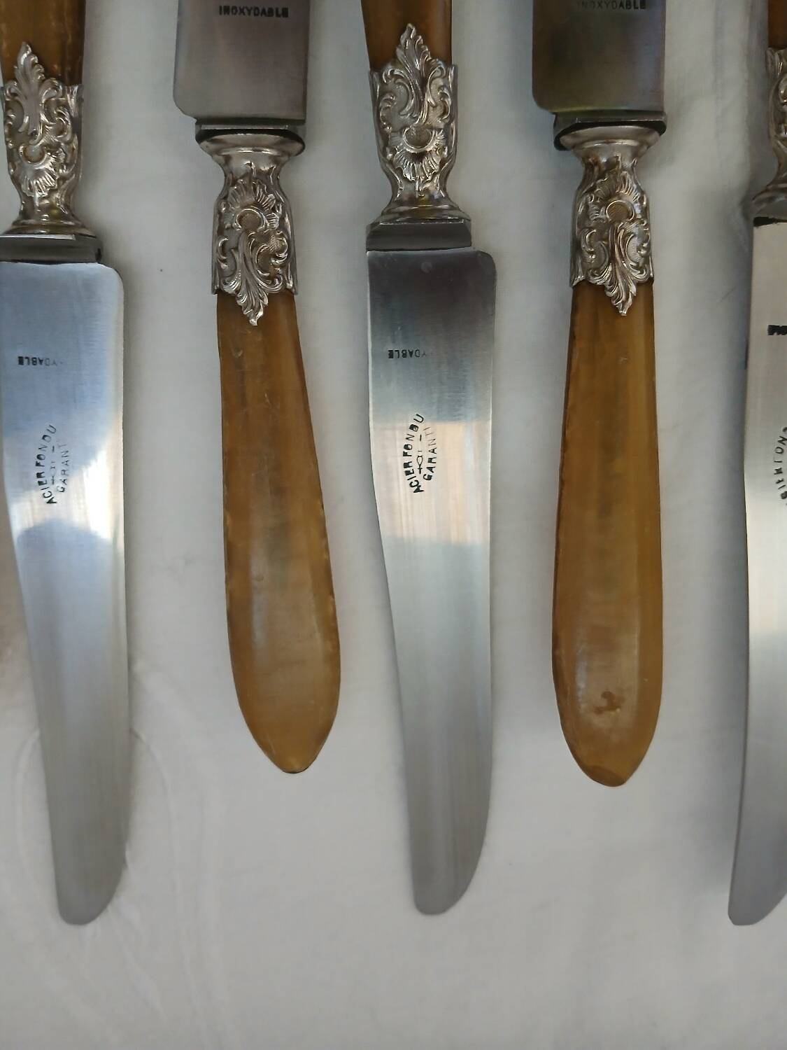 10 antique horn and steel knives