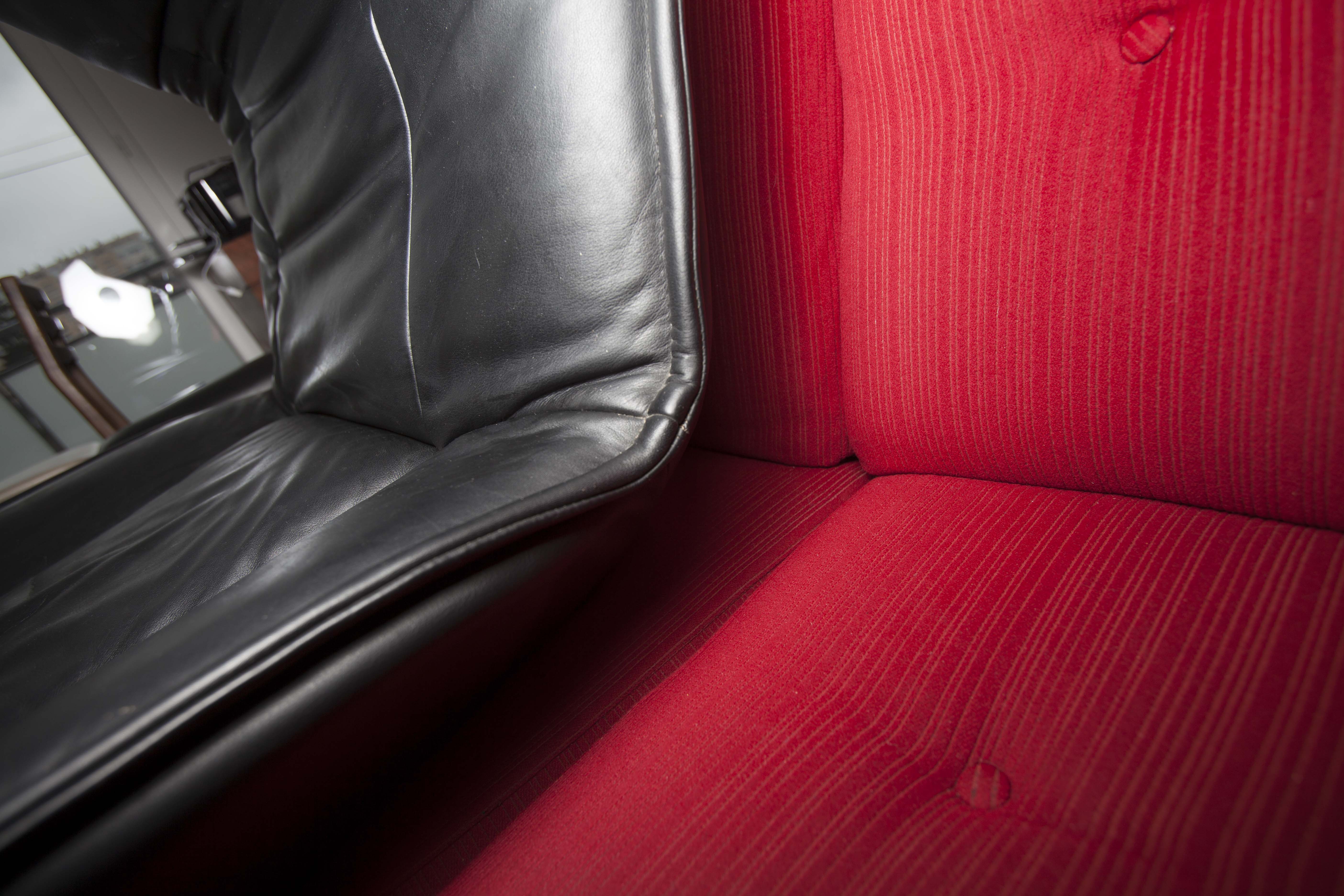 Leather sofa model "Veranda" Vico Magistretti for Cassina