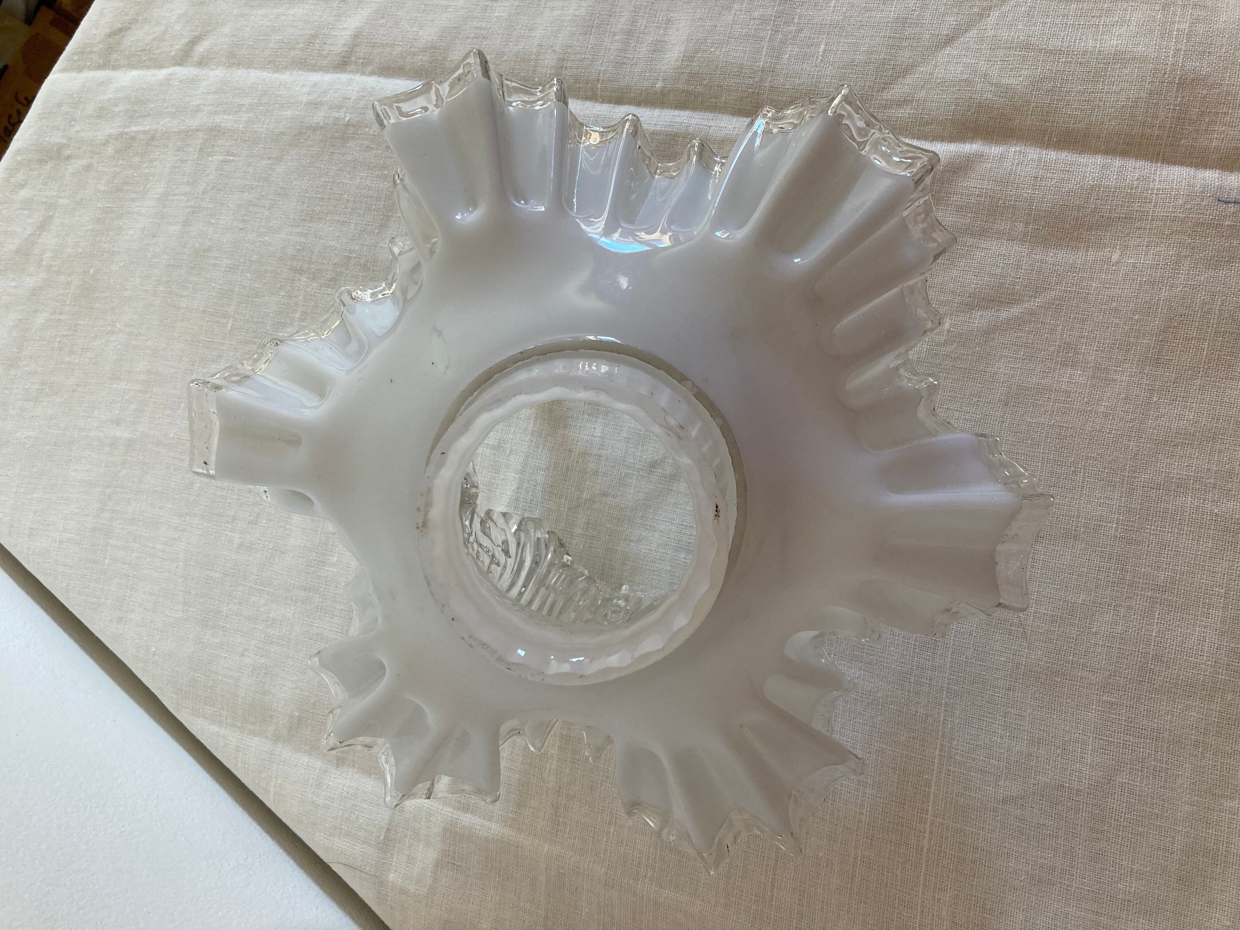 Period suspension lamp 1900 in opaline