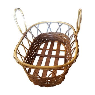 Retro Wicker bassinet