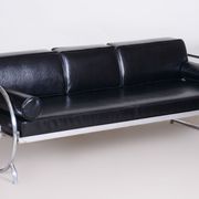 Canapé Bauhaus noir restauré, designer Robert Slezak, cuir de haute qualité, années 1930
