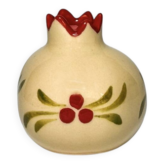Beige ceramic mini vase from Iznik Christmas