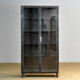 Armoire médicale vintage, années 1960