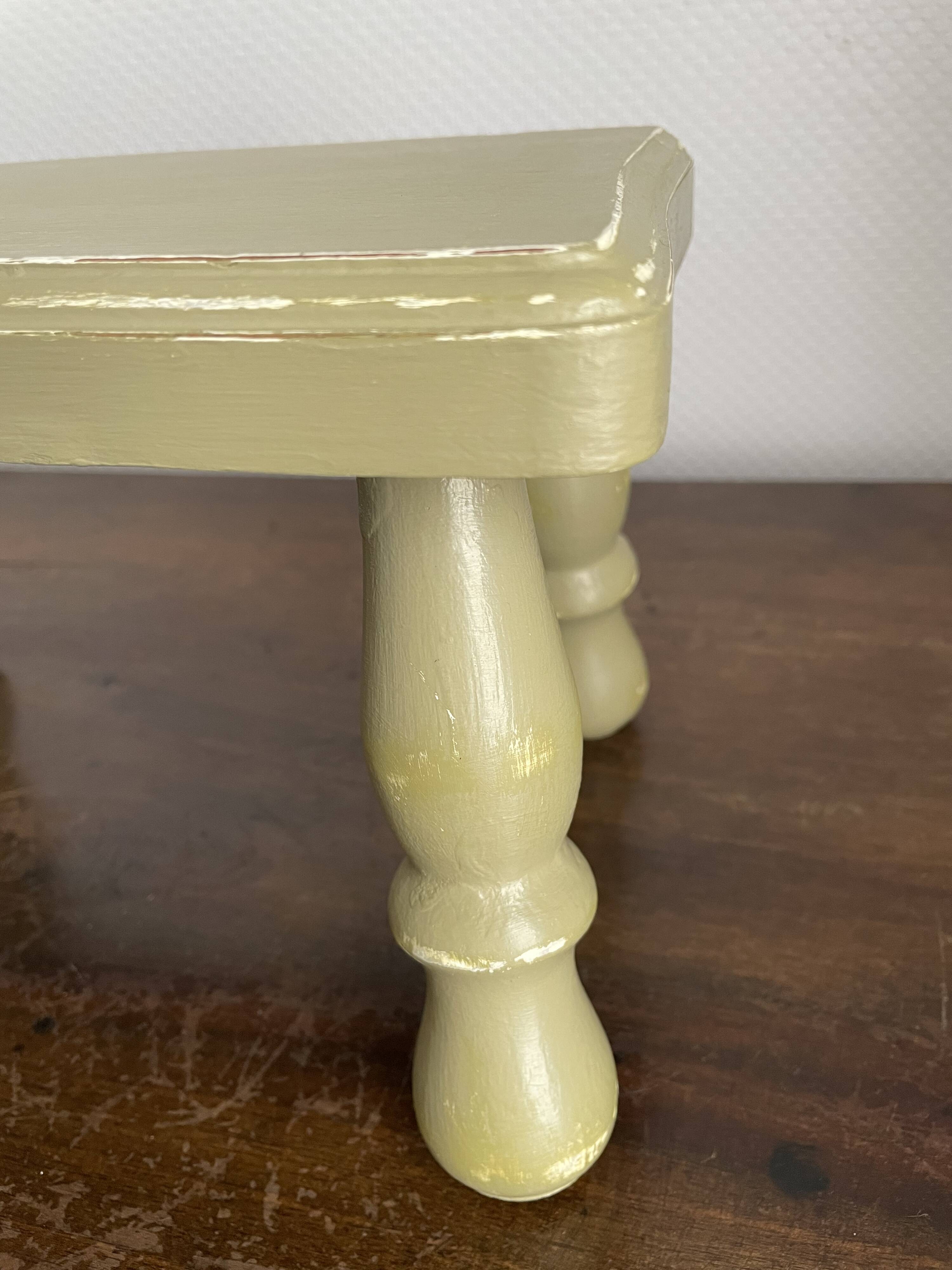 Stool with turned legs