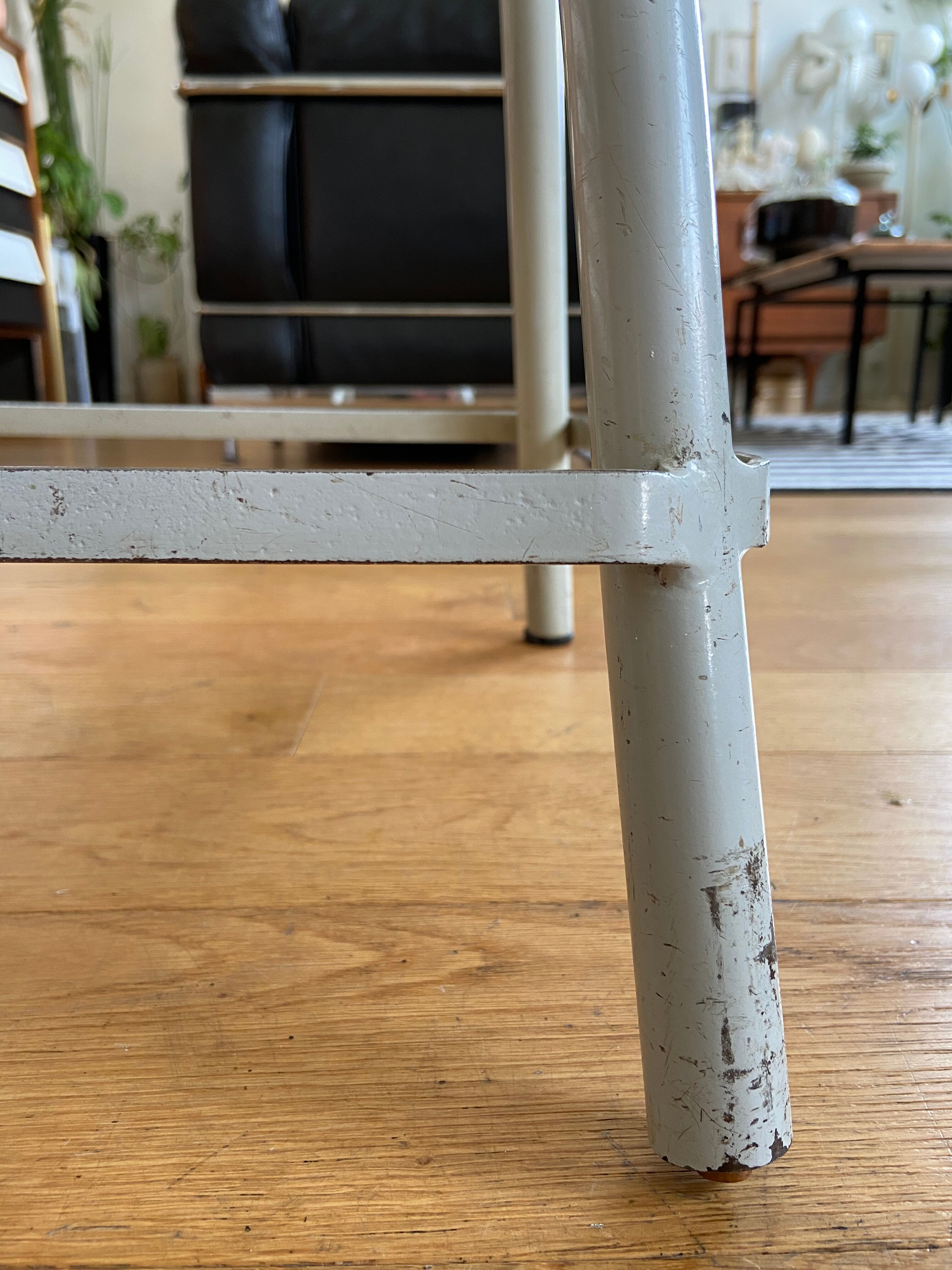 Metal and wood tabouret