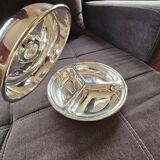 Dish with 3 compartments and lid