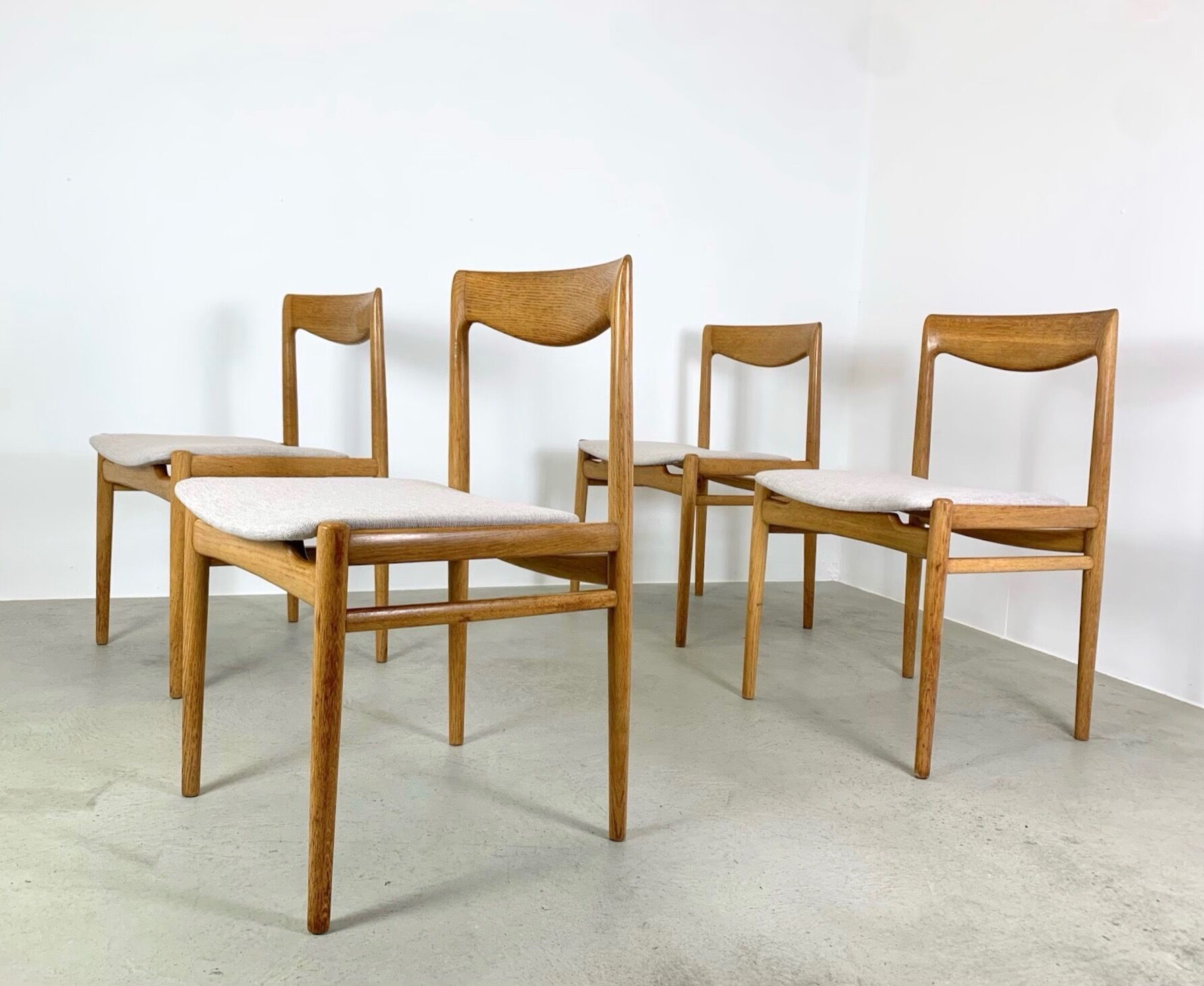 Danish midcentury dining chairs in oak, 1960s