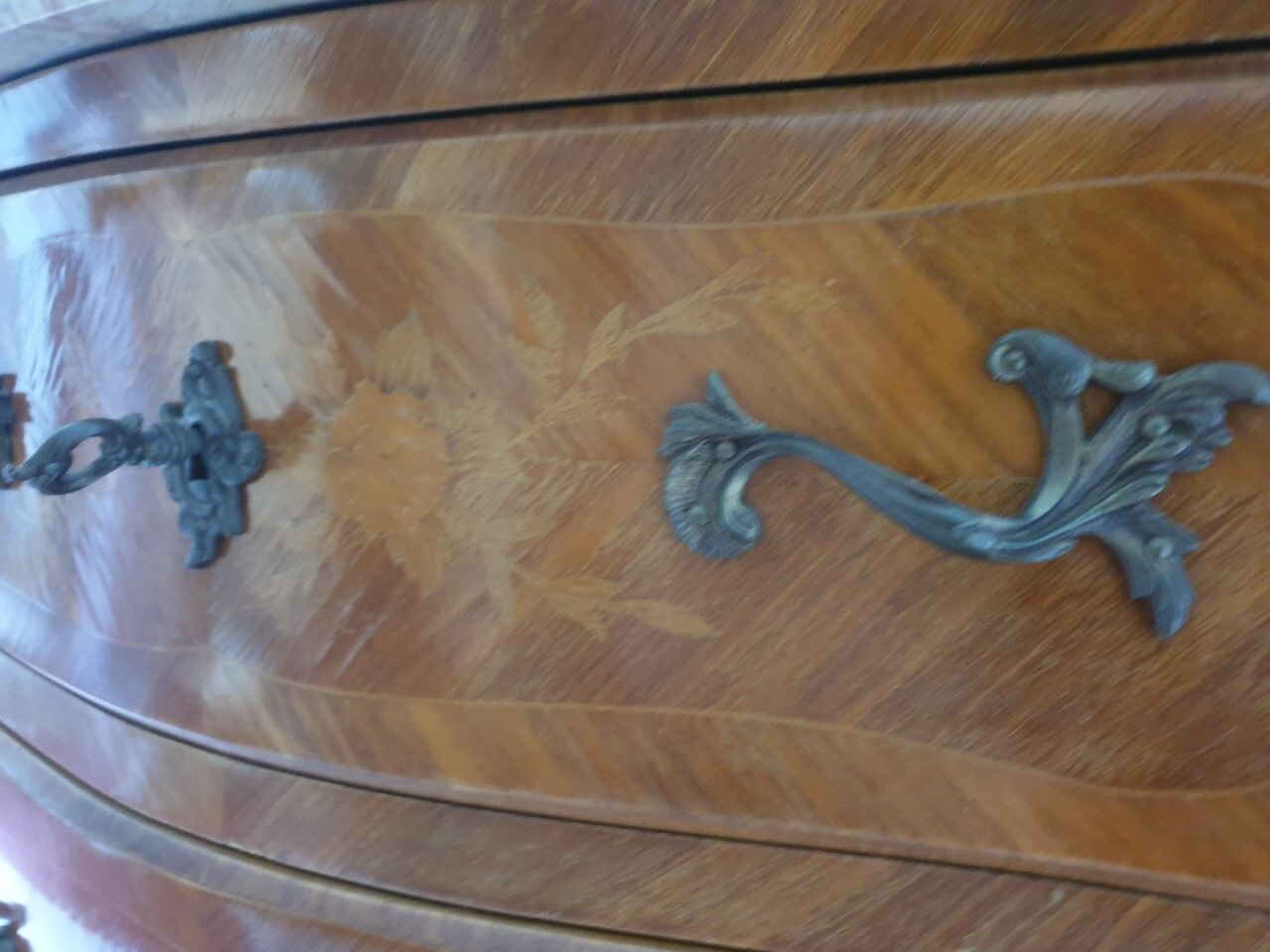 Louis XV curved chest of drawers