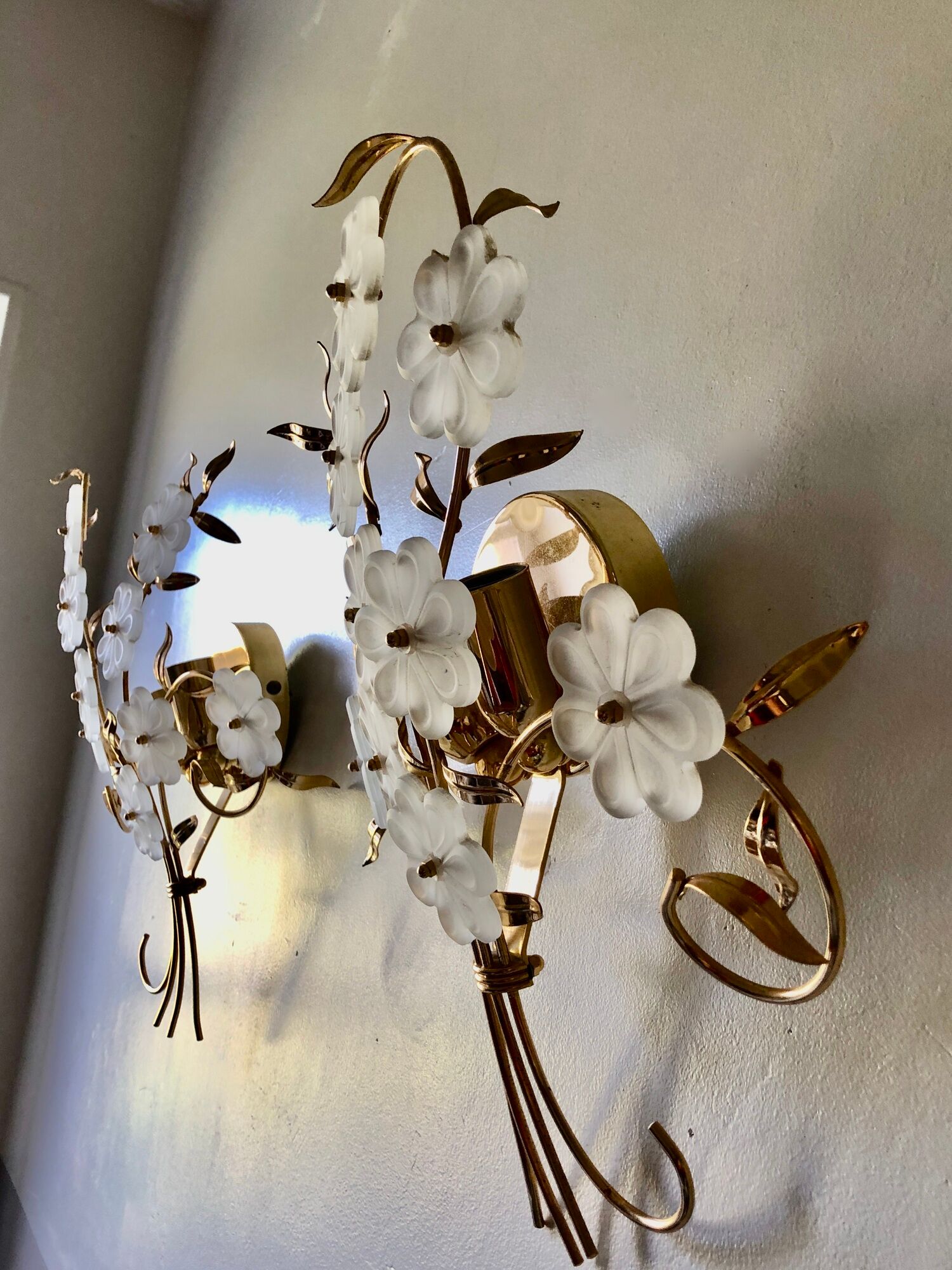 Pair of Italian wall lamps with a bouquet 1980