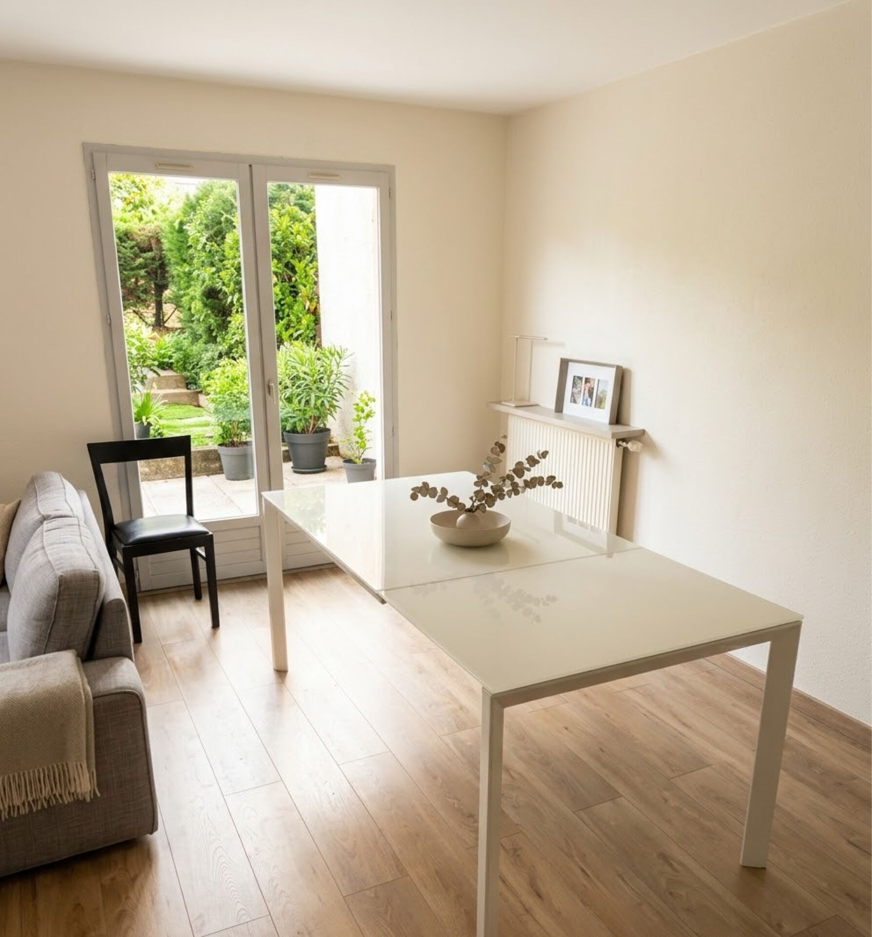 Extendable dining table 'Baron' by Calligaris, glass and metal