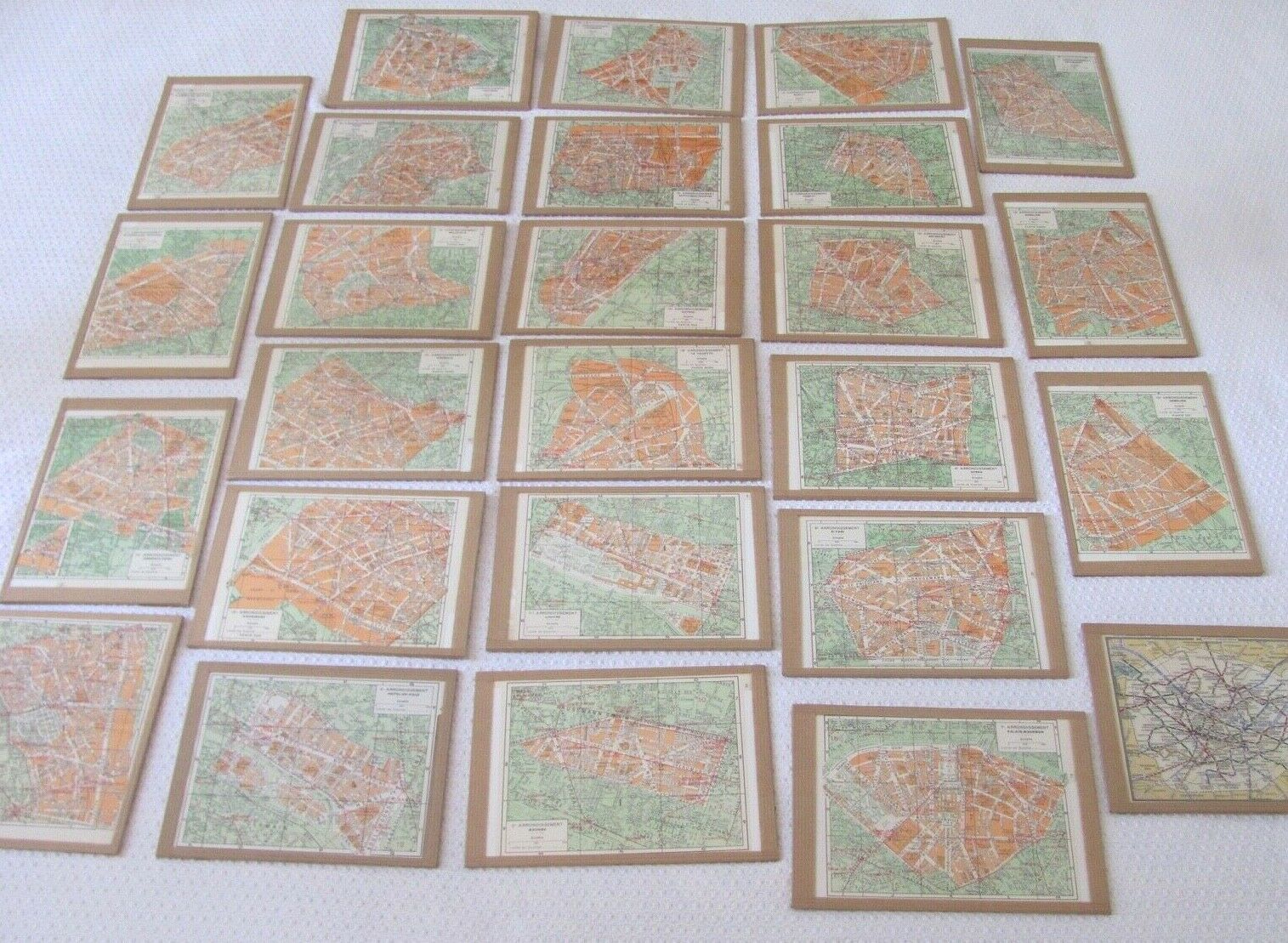 Plan de Paris - 27 frames or under glasses - Vintage - 50s - décor