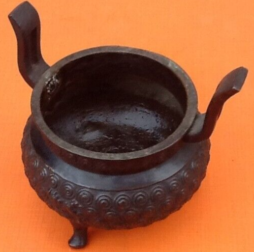 Tripod incense, Art of Asia XIXth Burns Perfume