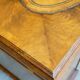 Bureau partenaire victorien en noyer burr avec cuir