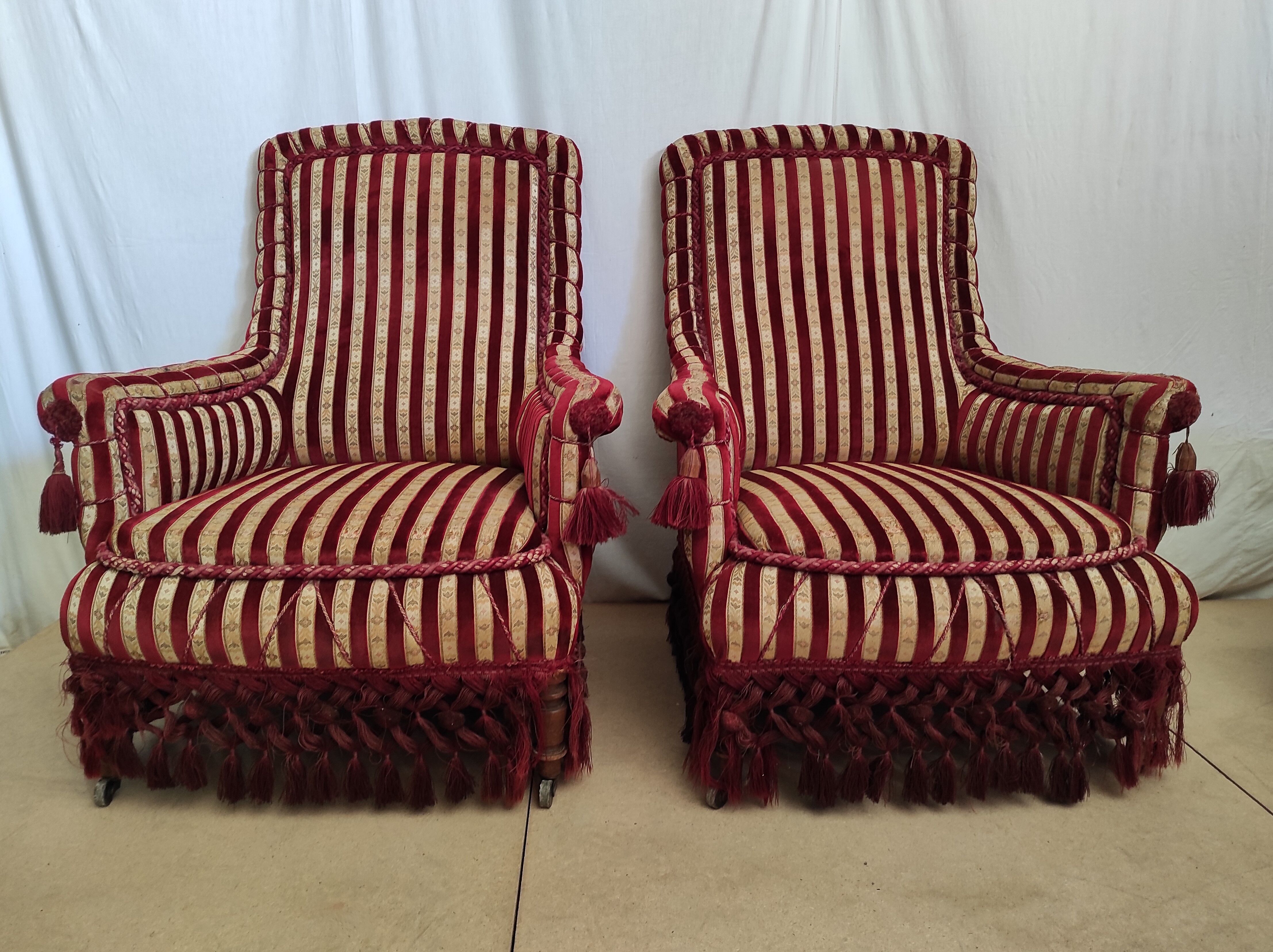 Salon Napoléon III in Jacquard-patterned velvet and trimnests