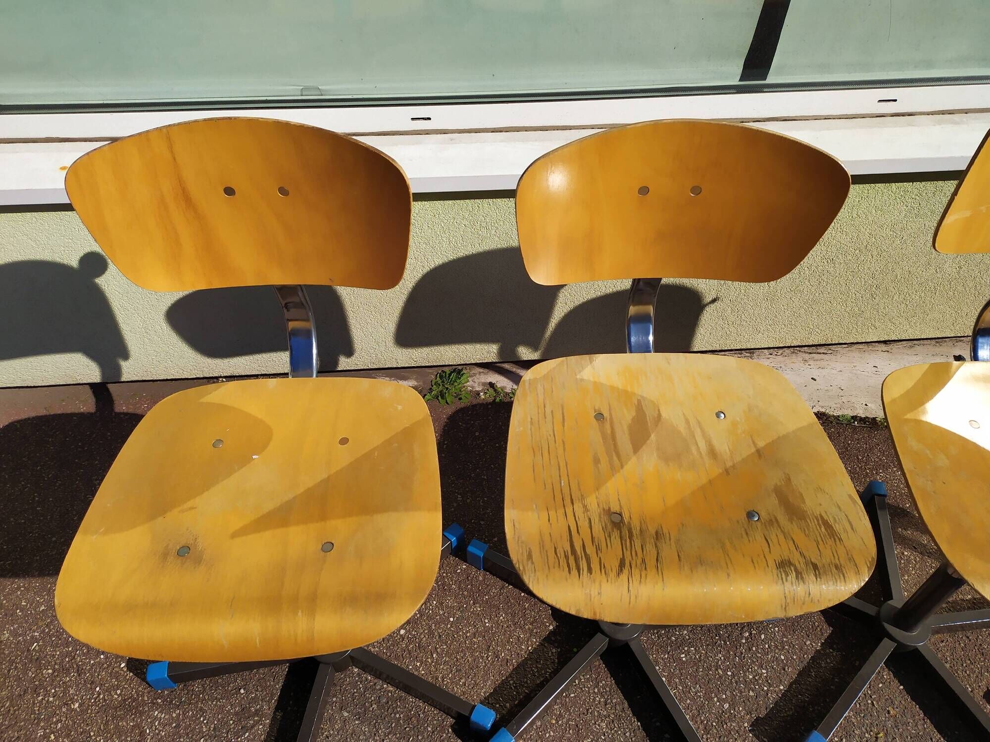 Lot of 4 couture swivel adjustable workshop chairs