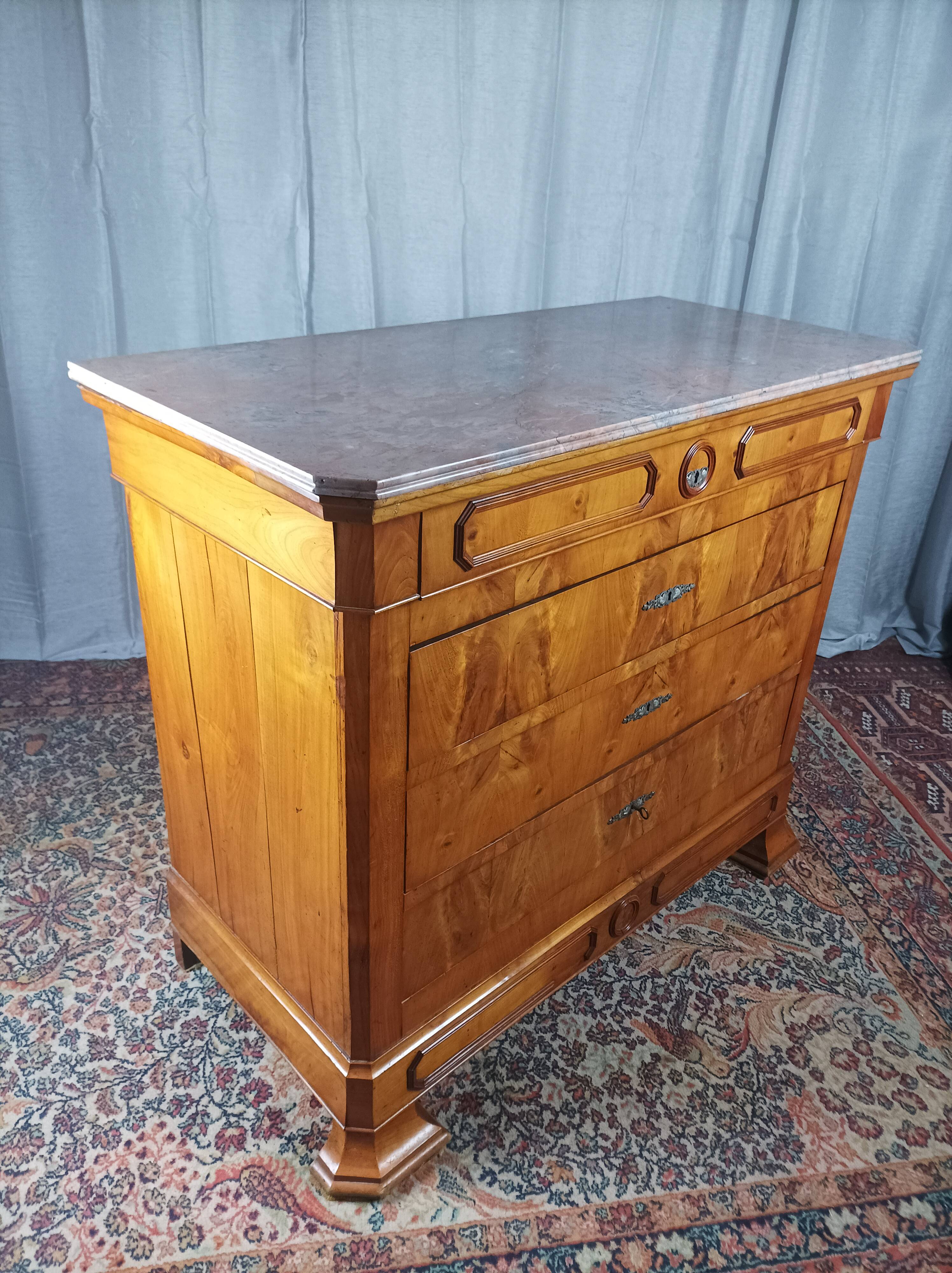 Louis Philippe chest of drawers in cherry wood