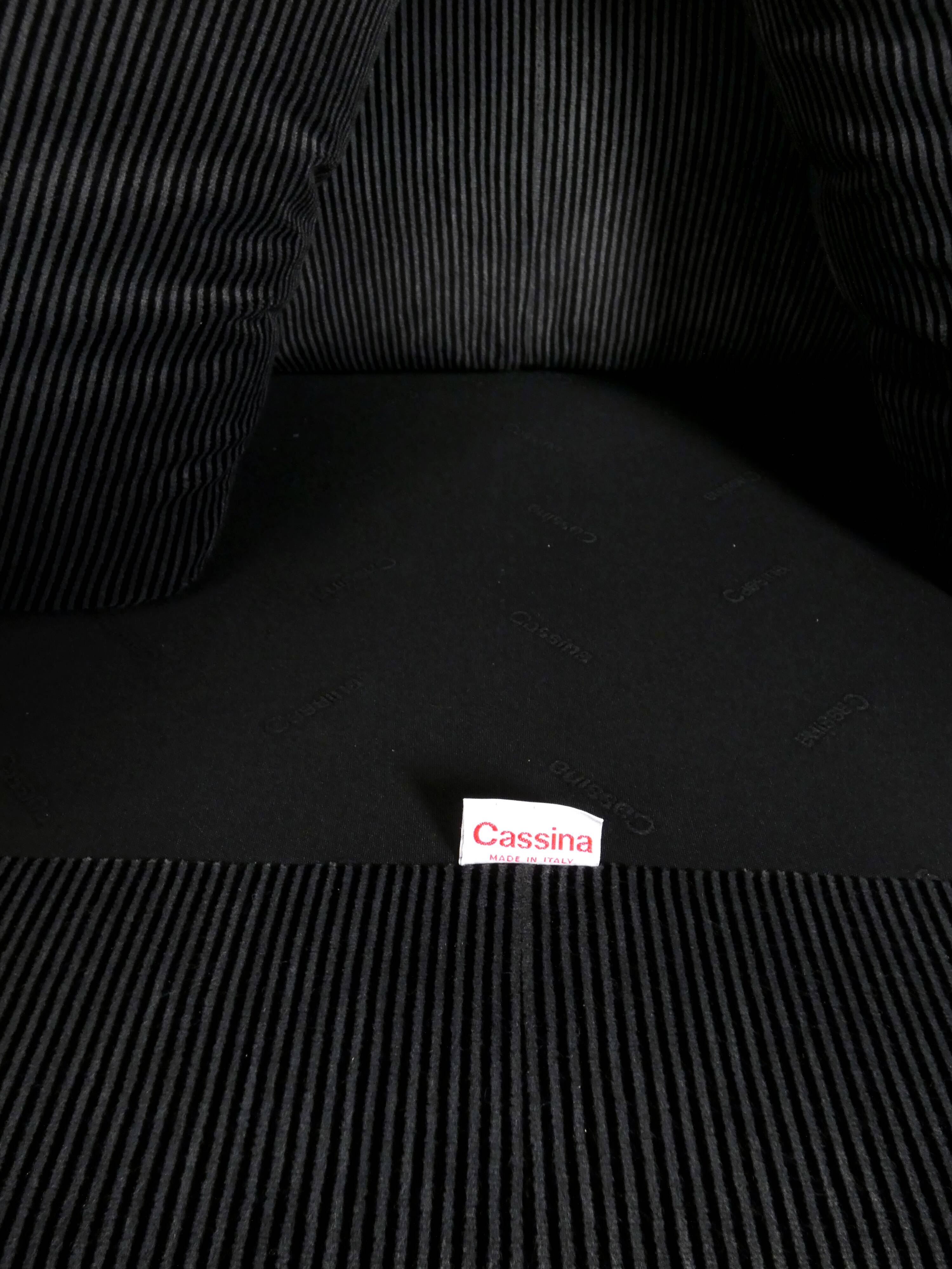Cassina Maralunga 2.5-seater bicolour black/grey sofa