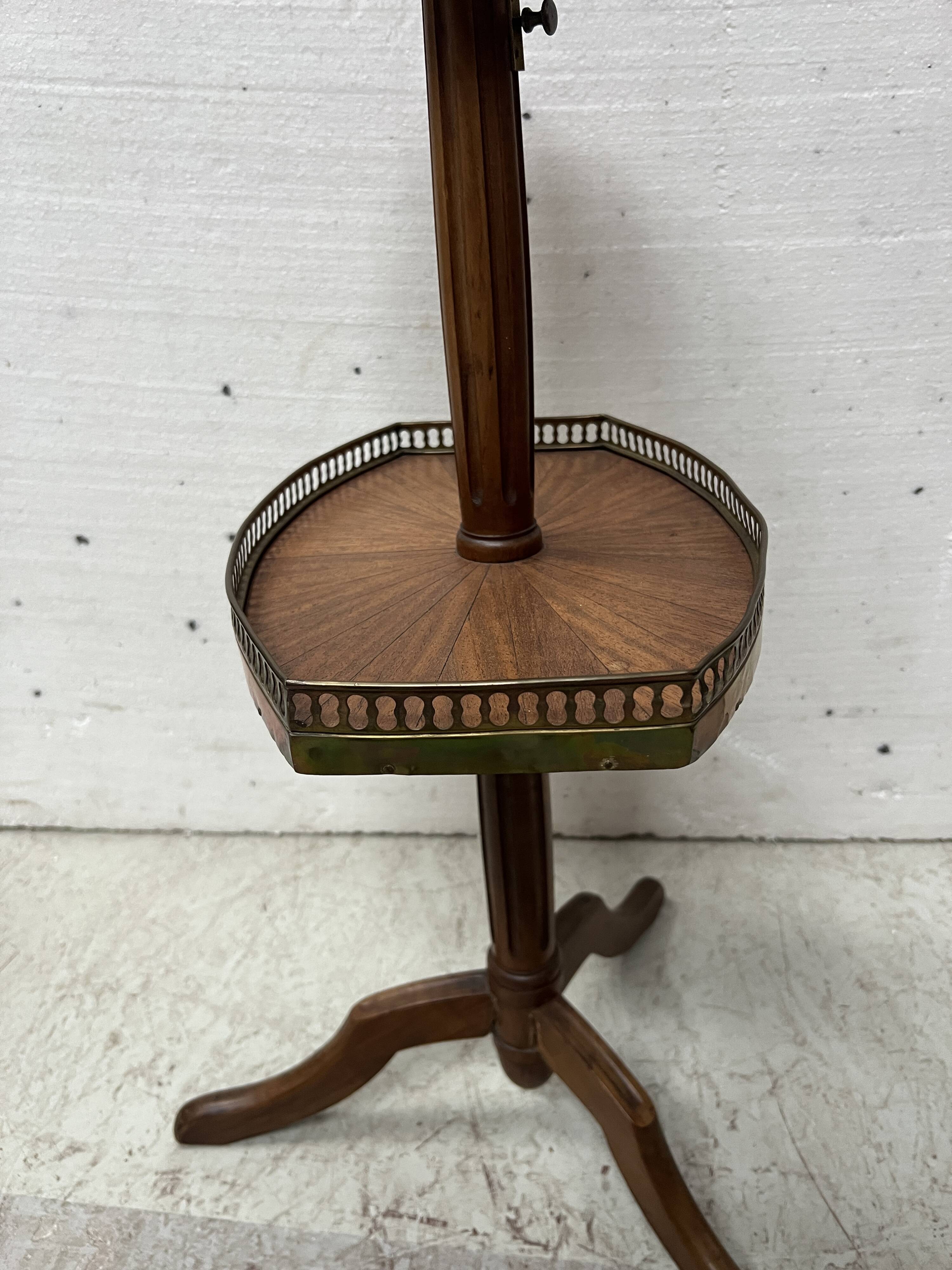 Silent servant in Louis XVI style in mahogany, 20th century.