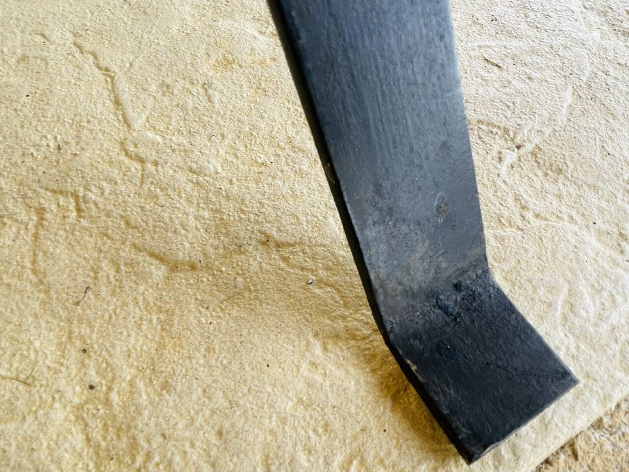 Table basse en céramique avec porte-magazine, circa 1970
