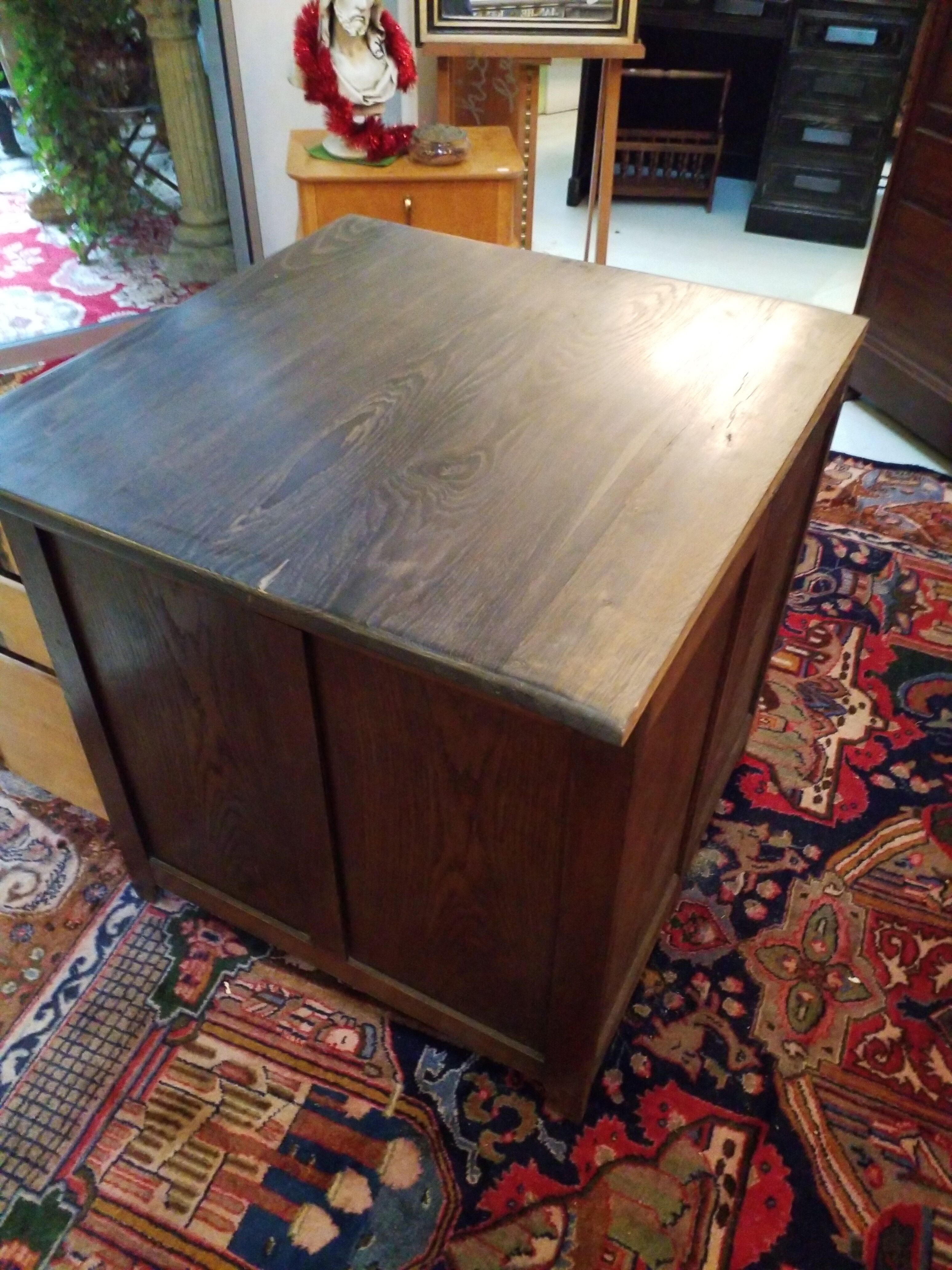Cabinet with drawers