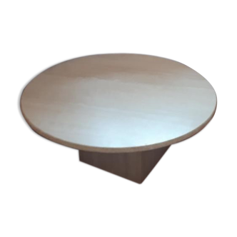 Coffee table in travertine