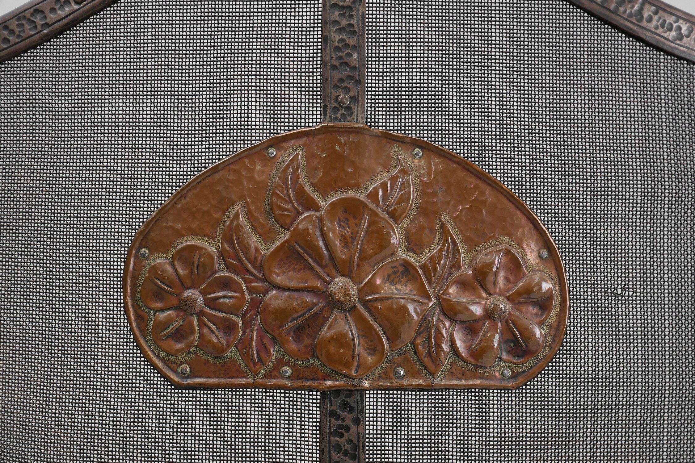 French Art Deco Wrought Iron Fireplace Screen, 1890s