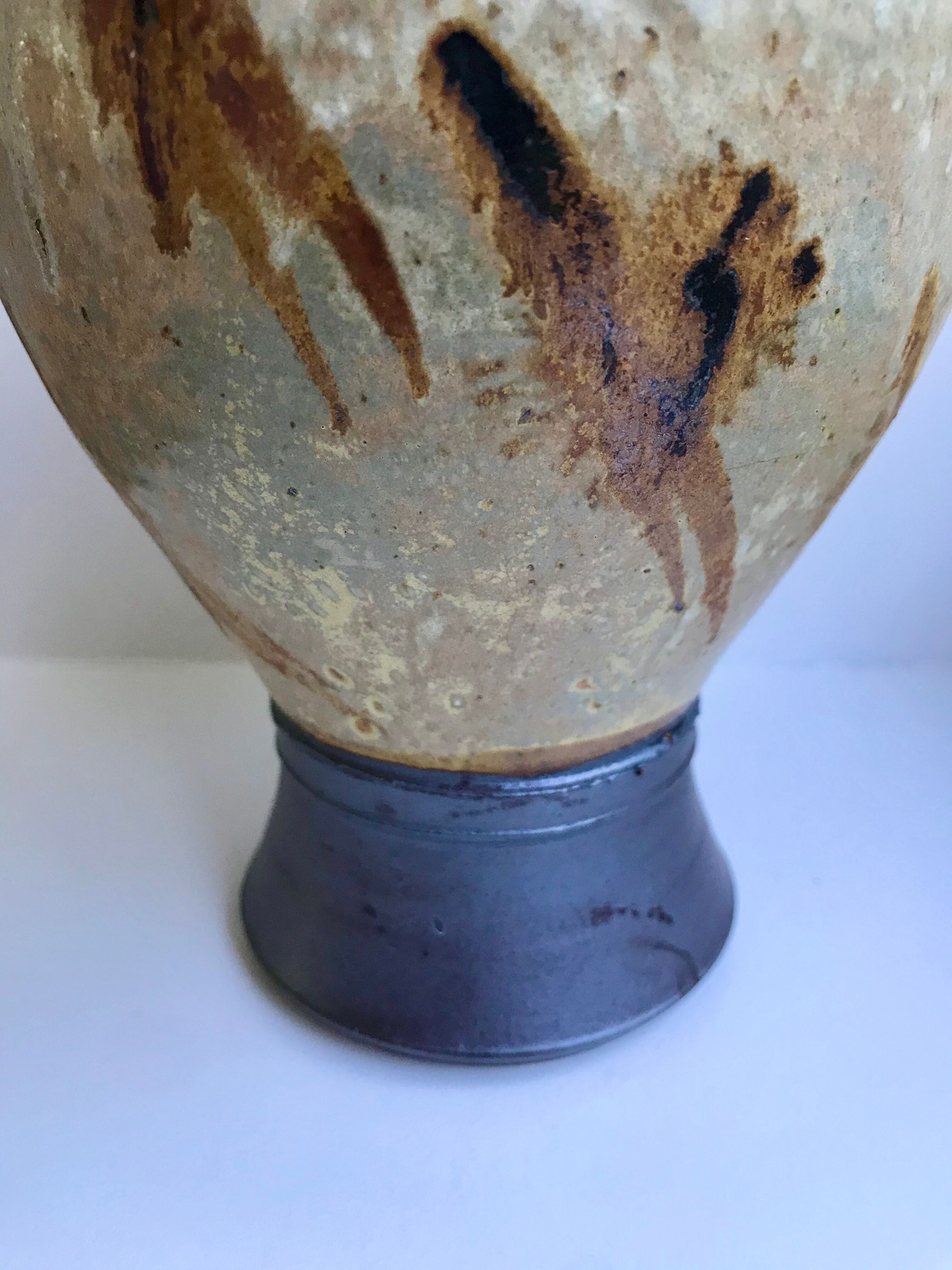 Pichet / broc en céramique / poterie émaillé années 60-70 signé