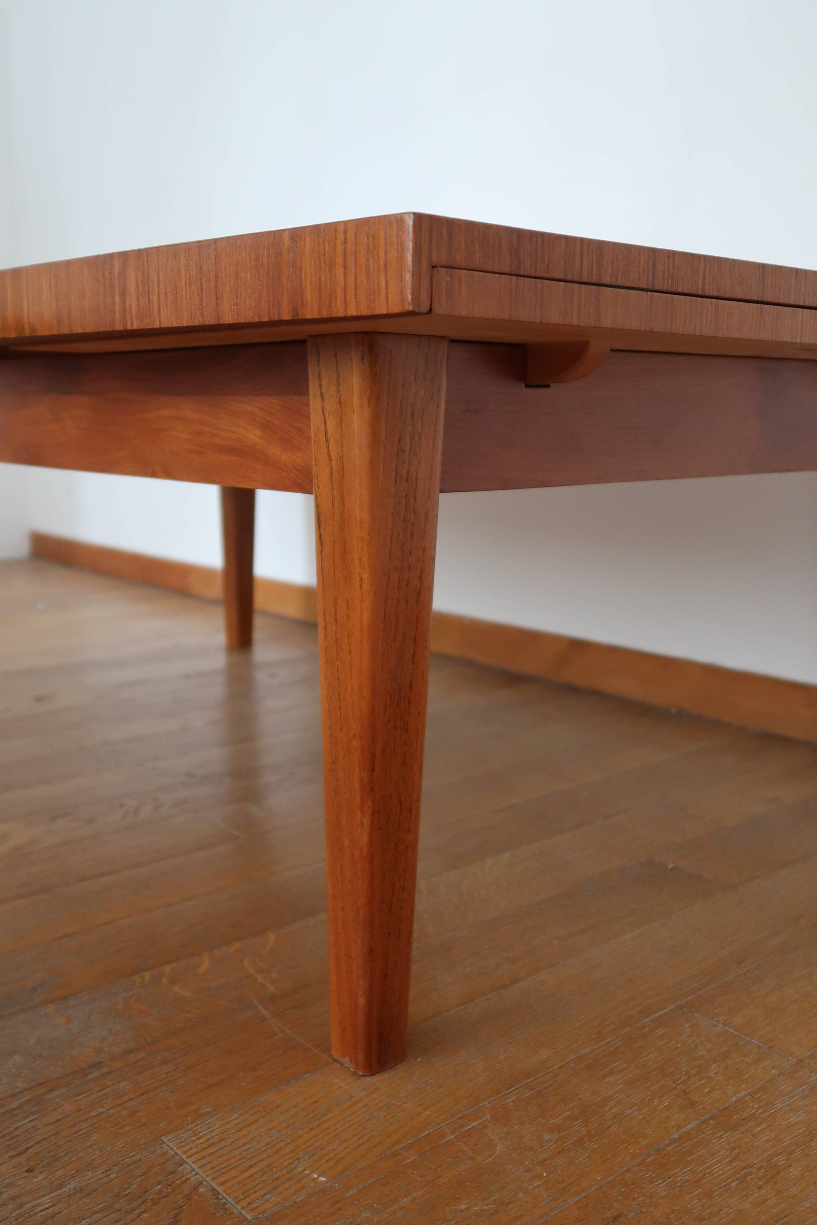 Large Scandinavian extendable coffee table