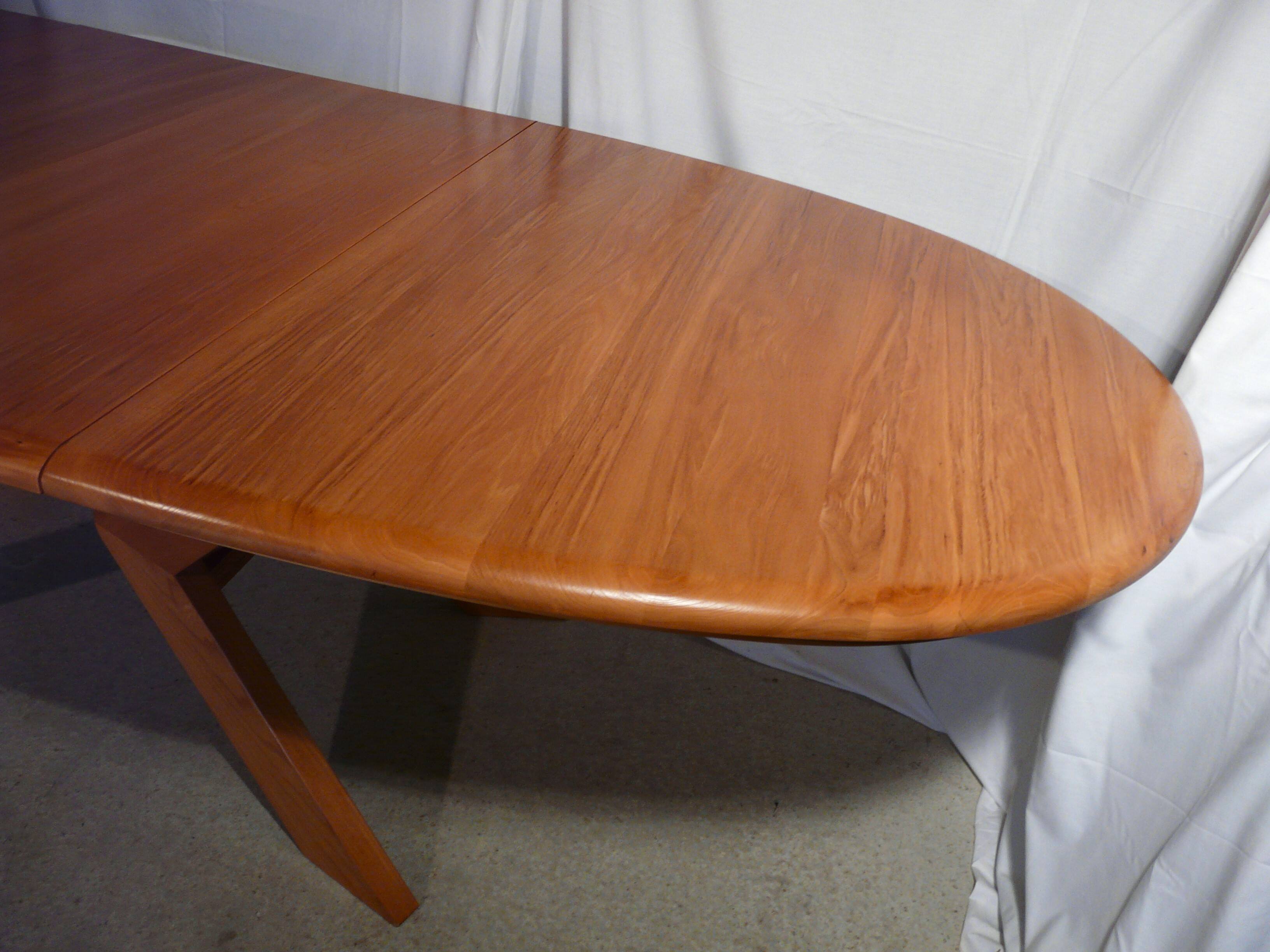 Scandinavian design extendable oval table in blond wood