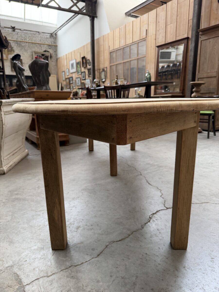 Grande table de communauté en chêne massif