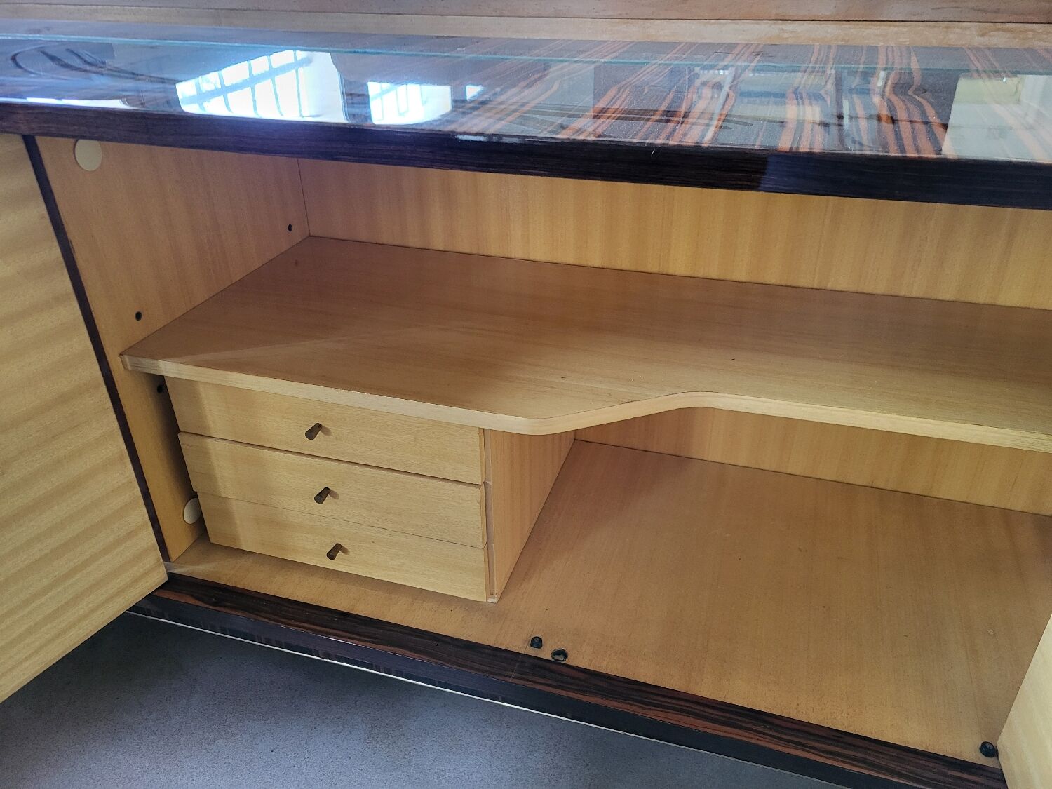 Vintage enfilade in lacquered Macassar ebony