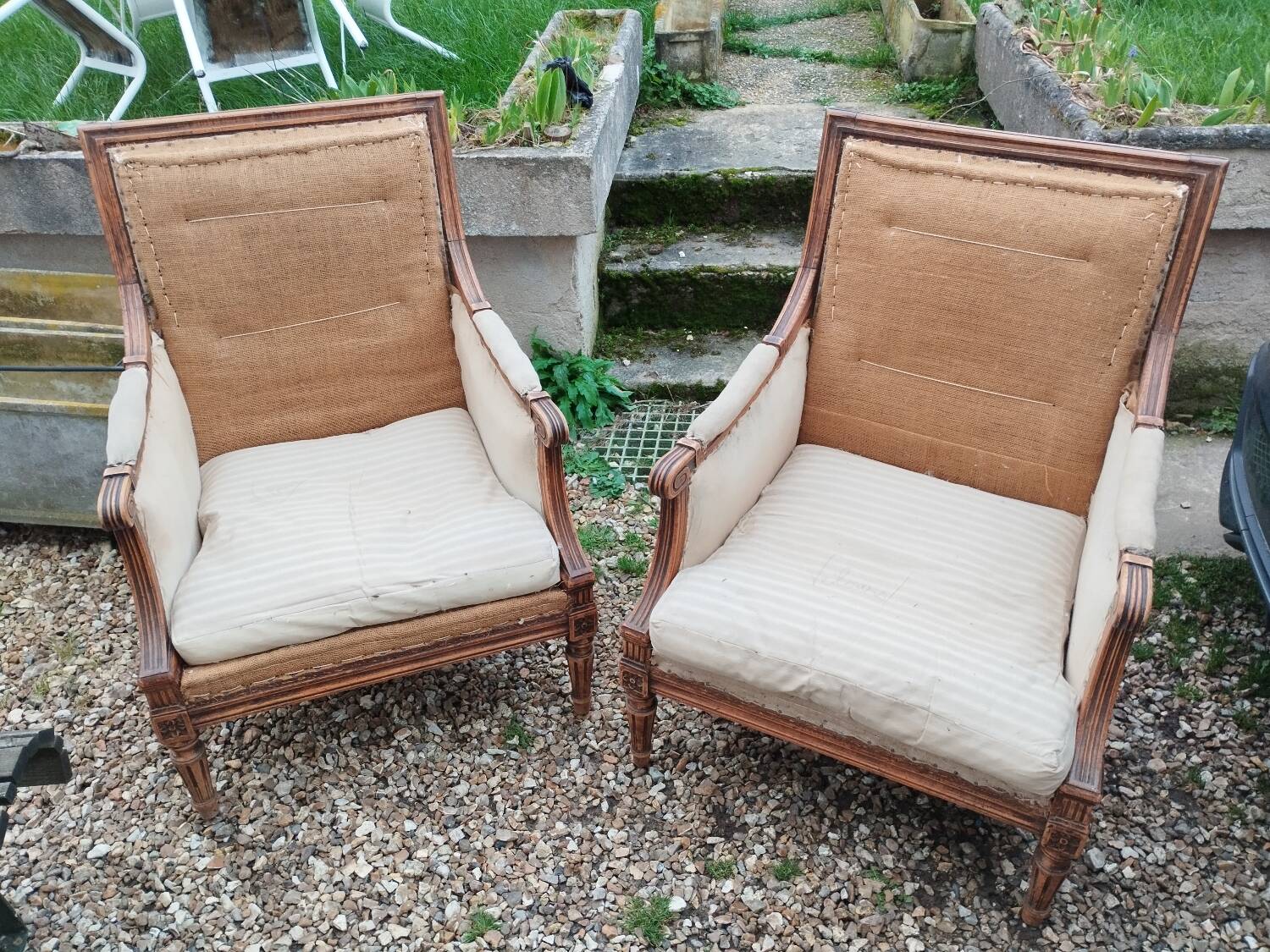Paire de fauteuils anciens style louis xvi