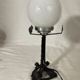 Lampe art nouveau art déco en fer forgé globe blanc