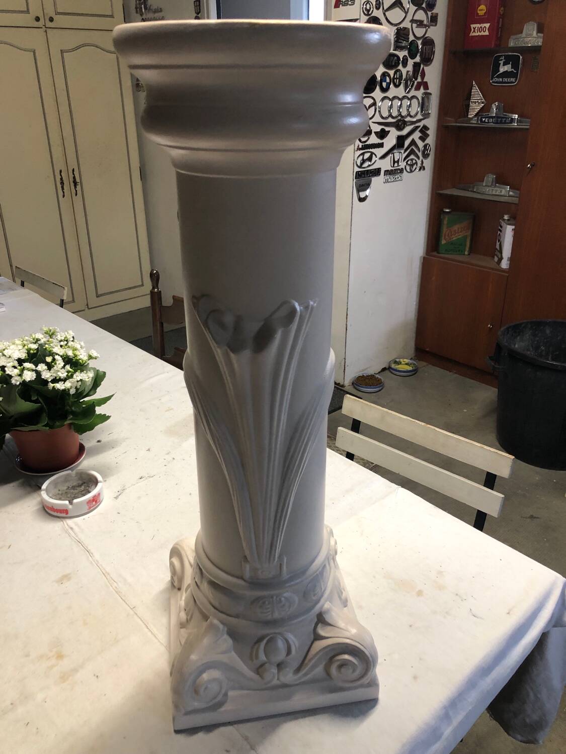 Column support pillar lamp holder