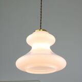 Suspension italienne en verre vert et laiton du milieu du siècle