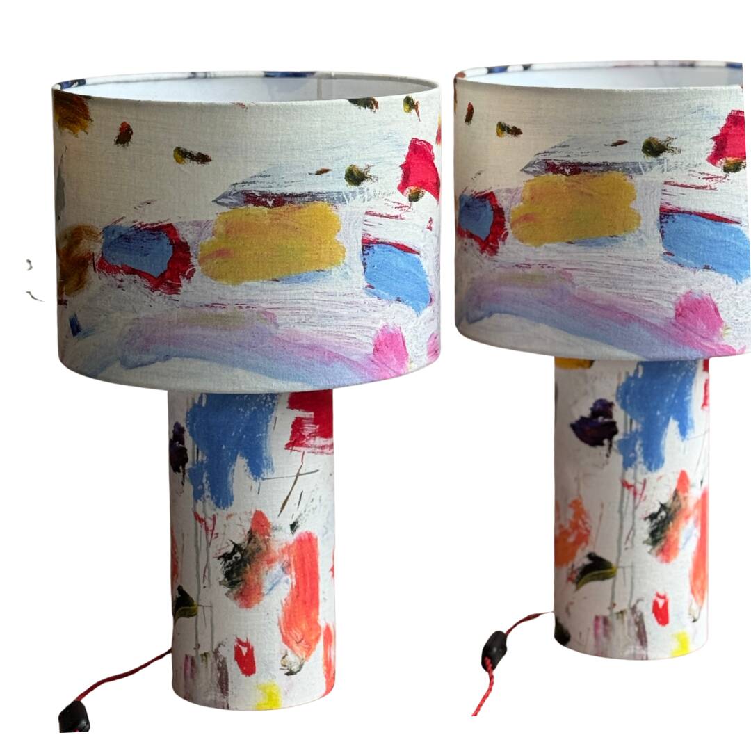 Paire de lampes tissu Pierre Frey, bleu clair et câble rouge