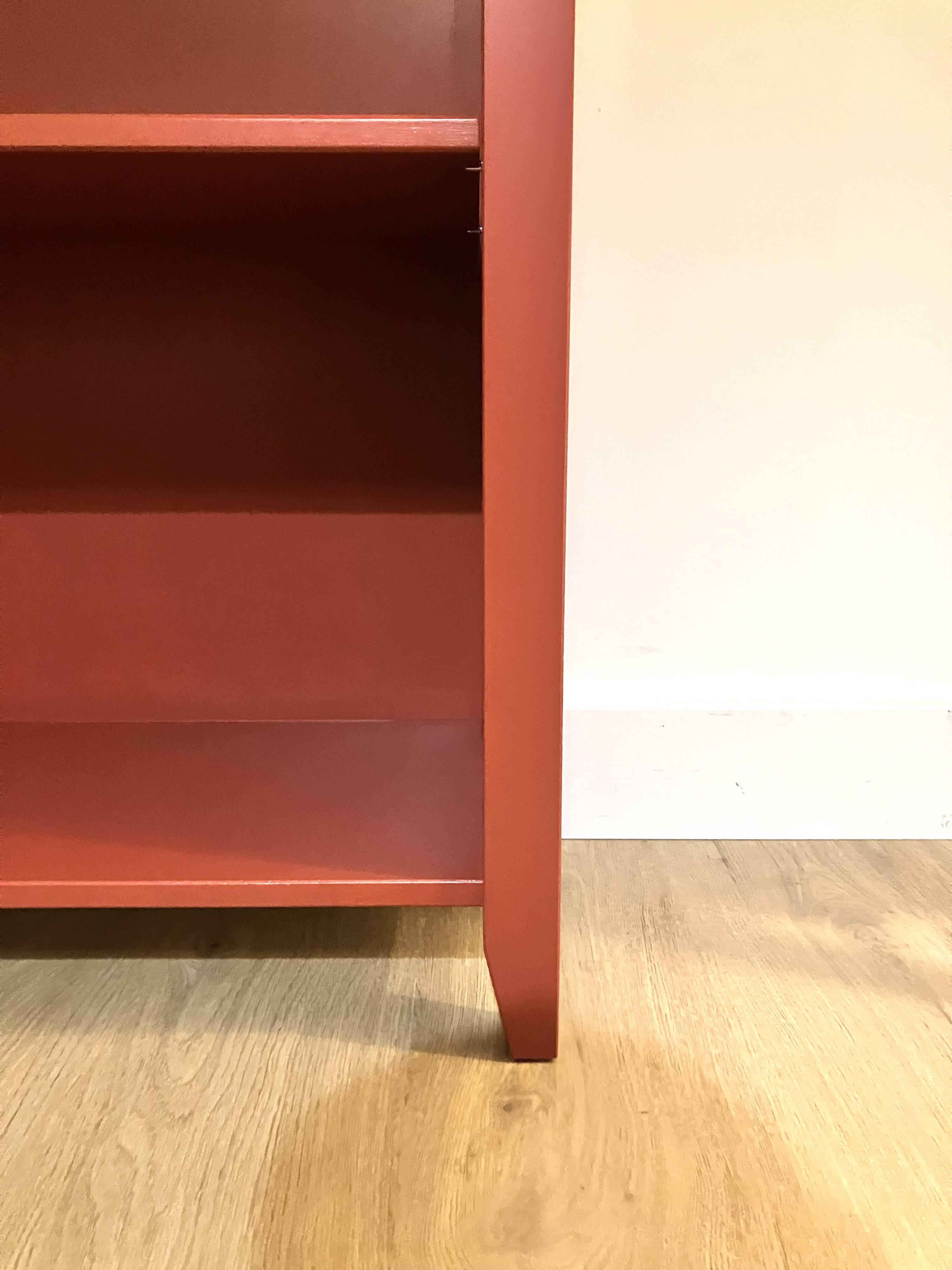 Library, pine bookshelves