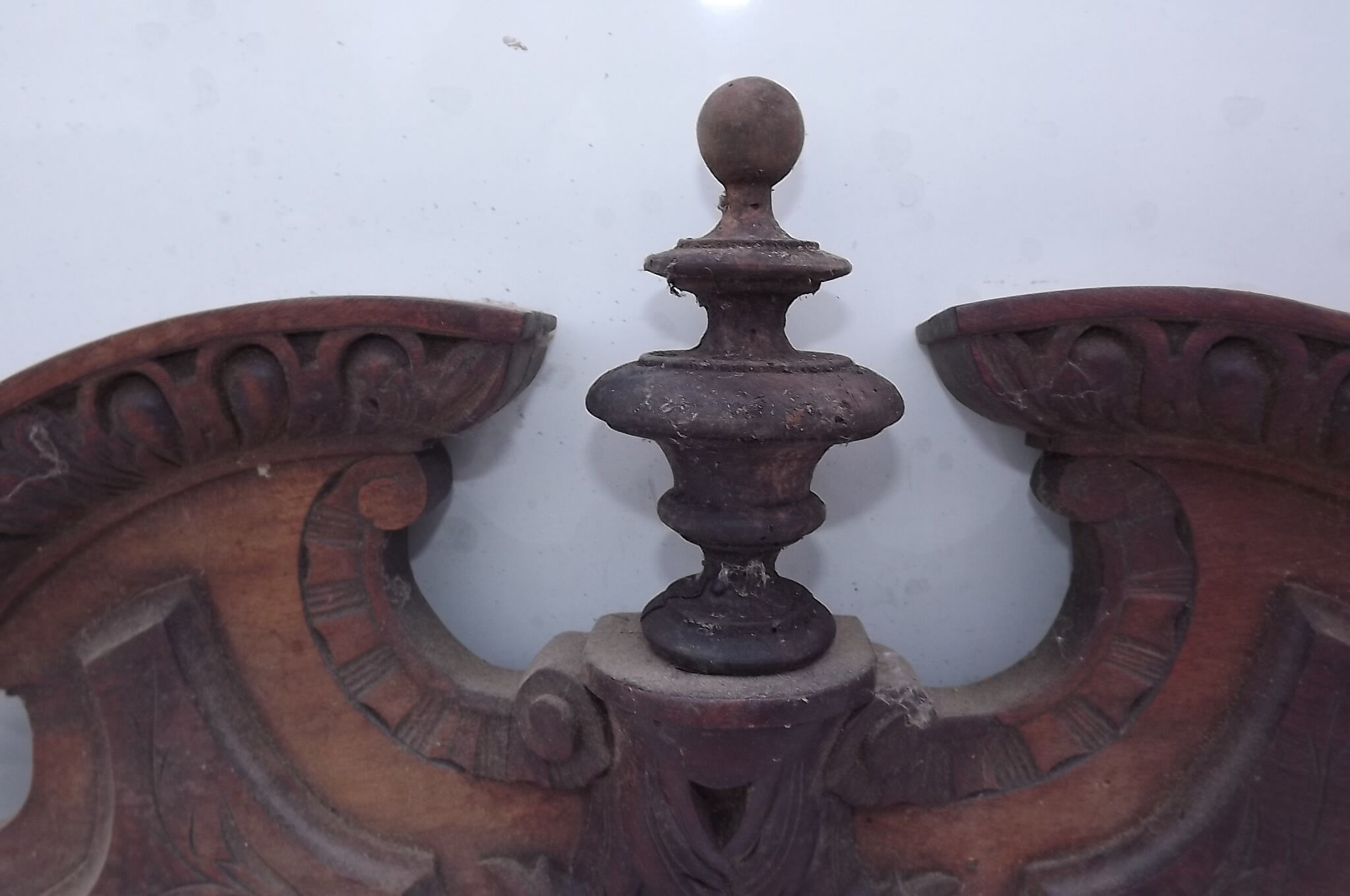 Pediment XIXth Walnut