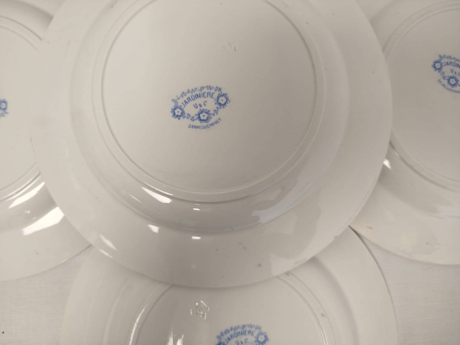 Set of 8 Sarguemines Jardinières plates - Blue and White Pansies