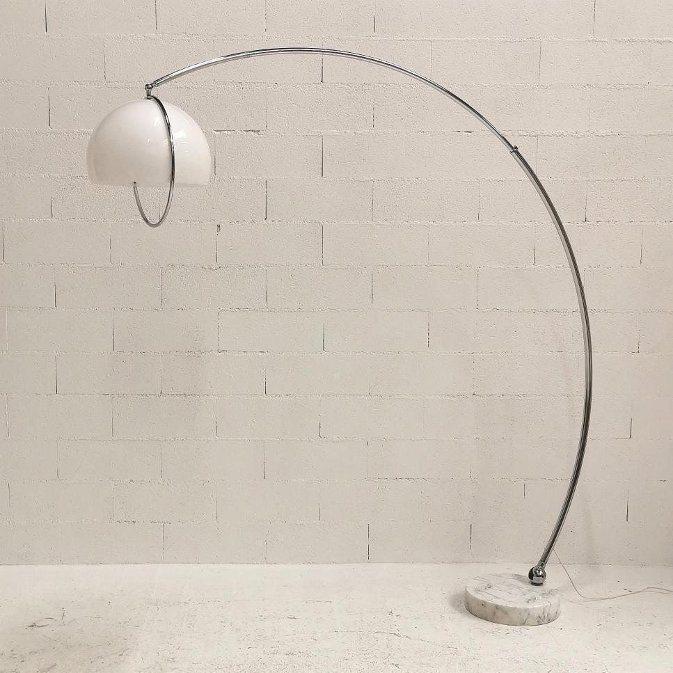 Lampadaire Arc de Harvey Guzzini 1970