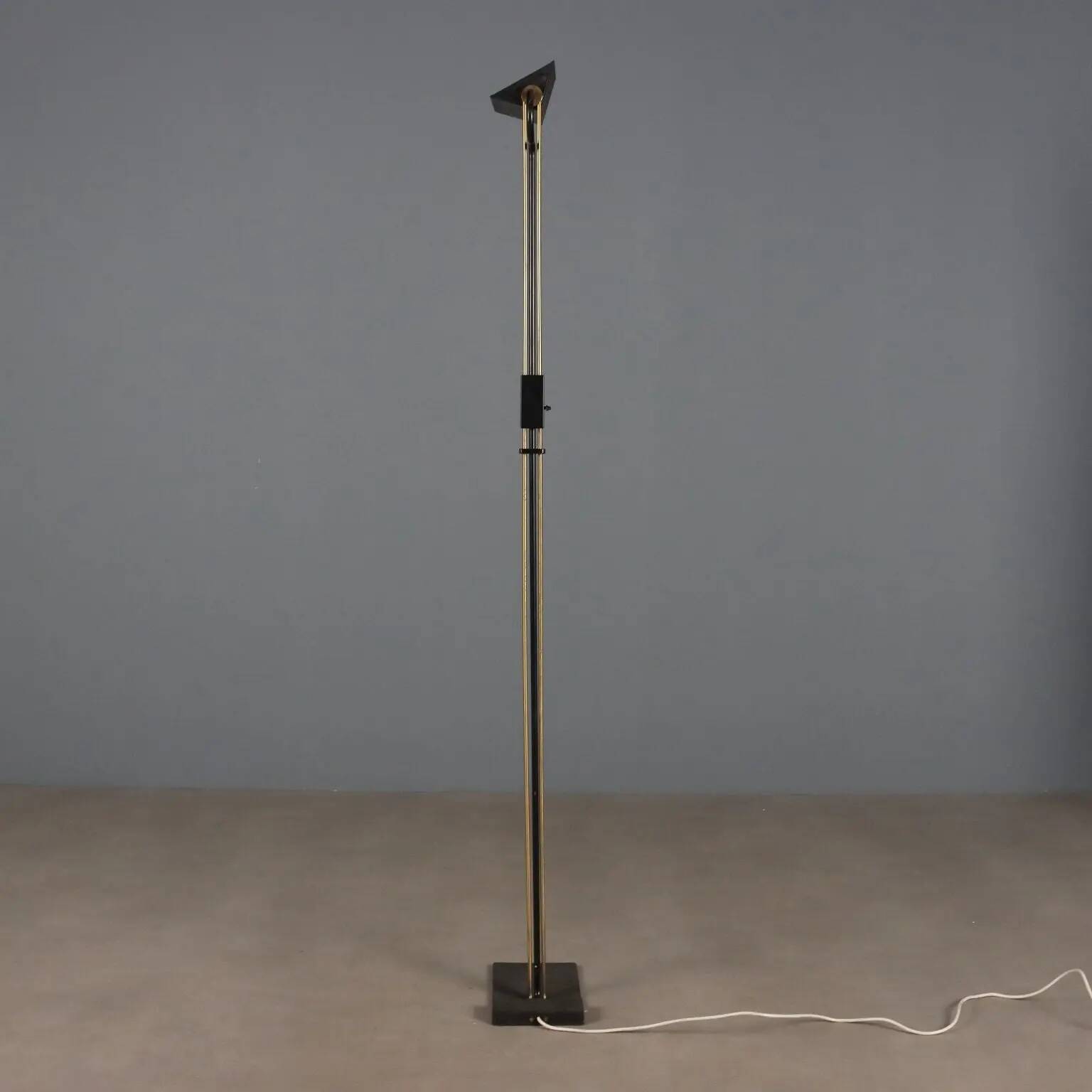 Vintage floor lamp in brass-plated metal, design, Italy, 1980s