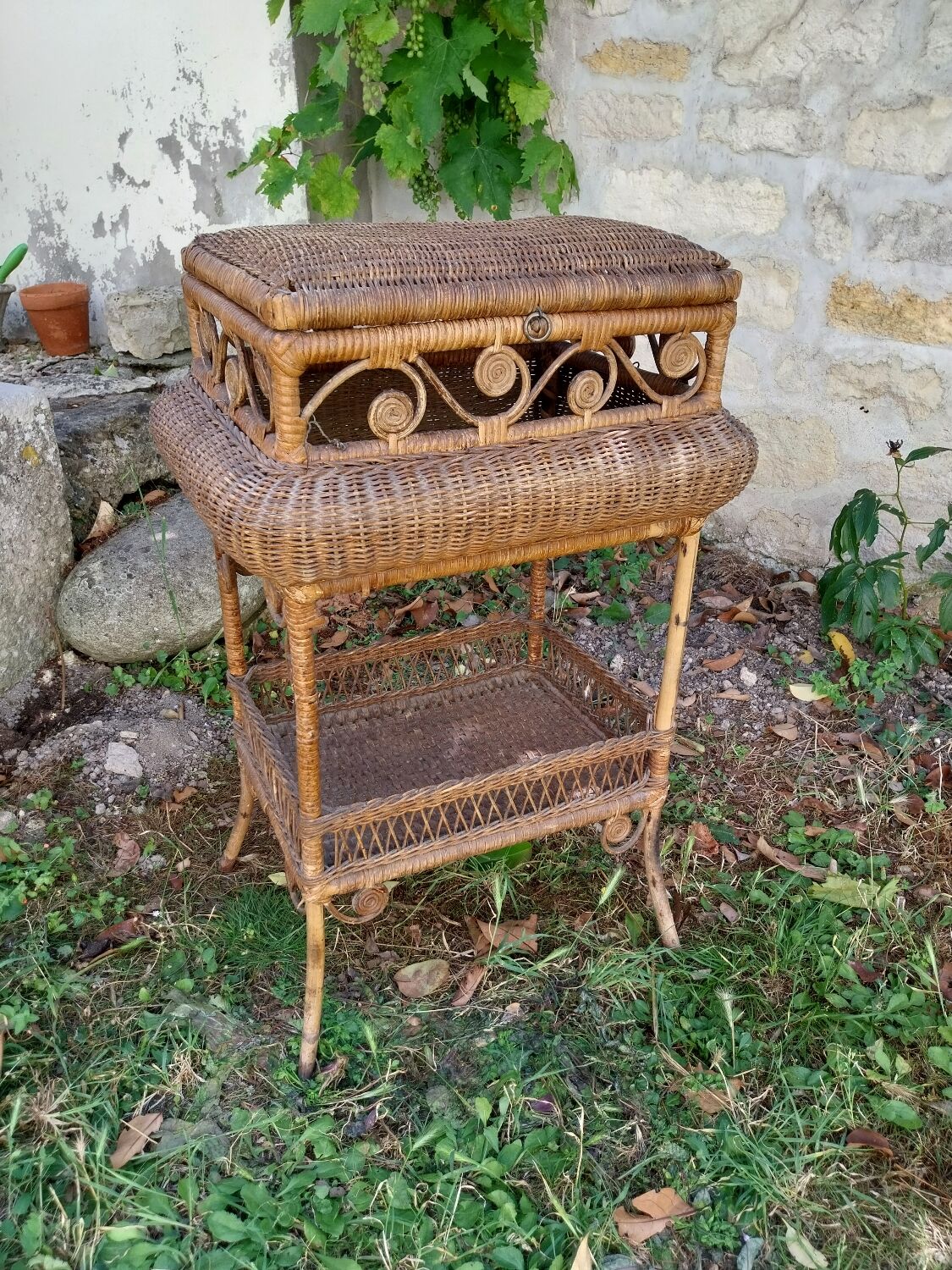 Rattan worker