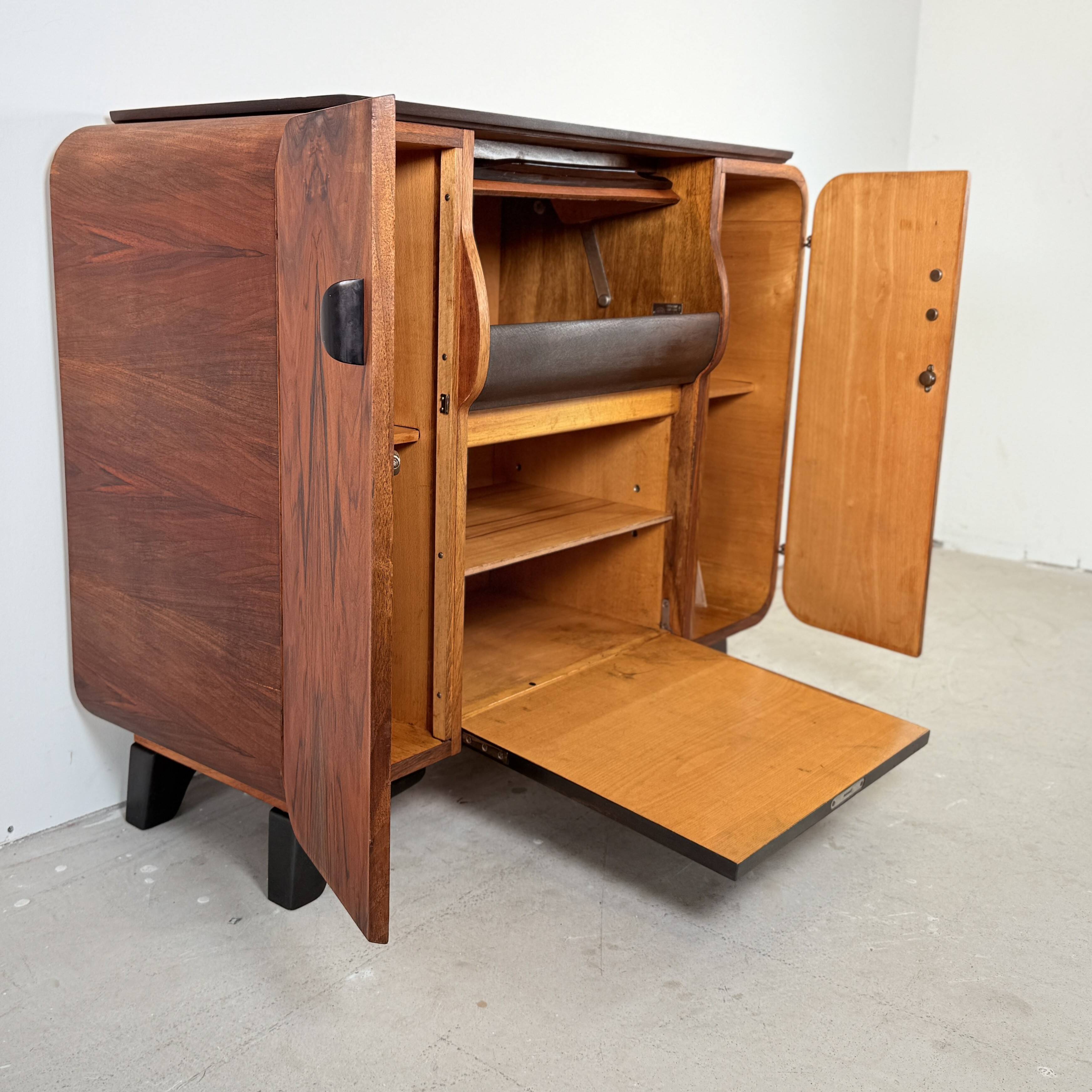 Meuble à gramophone Art Déco, Jindřich Halabala