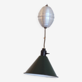 Old workshop enameled sheet metal pendant light - raises and lowers