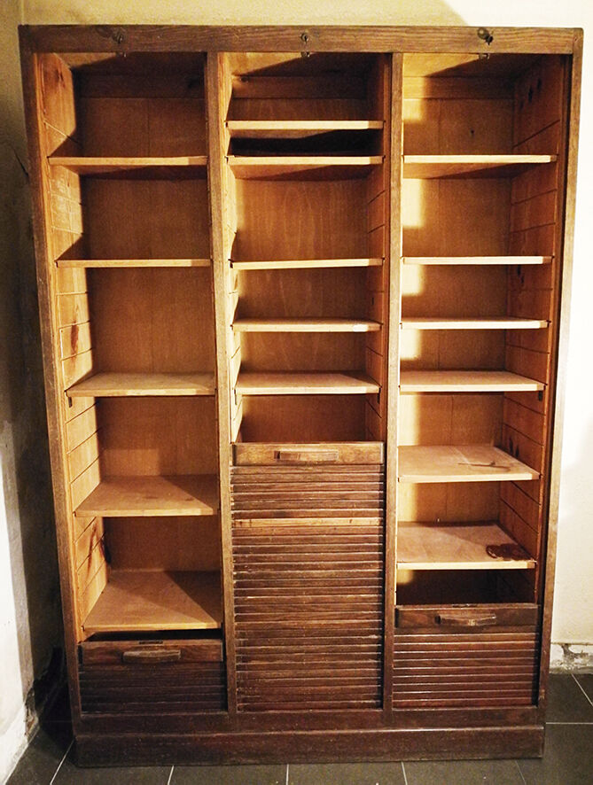 Meuble classeur à triple rideau vintage en bois