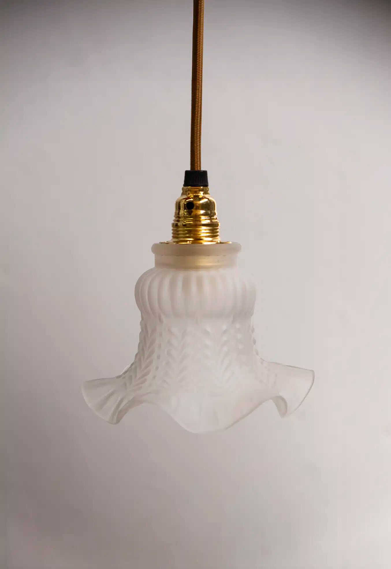 Small glass pendant light "Alba"