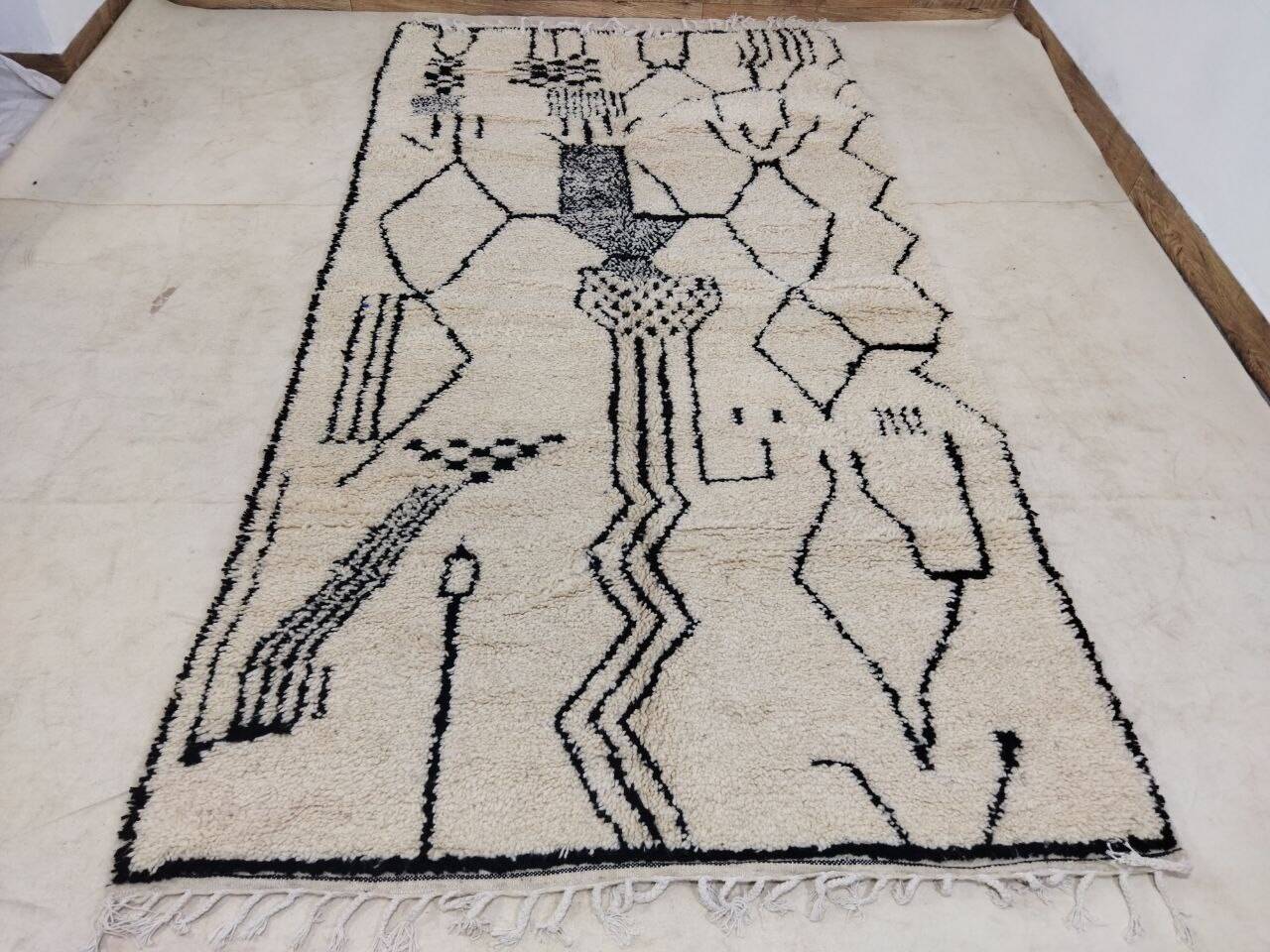 Handmade moroccan berber rug 278 x 150 cm